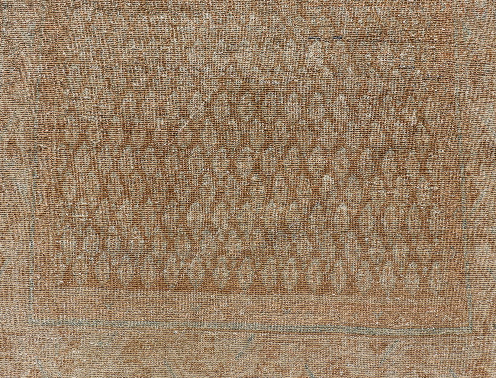 Medidas: 3'10 x 11'0
Alfombra de Mesa Persa Vintage Hamedan con Diseño Tribal Paisley Sub-Geométrico. País de origen: Irán; Tipo: Malayer; Diseño: Floral, integral, floral persa; Keivan Woven Arts: alfombra EN-14505. 

Este hamadán persa presenta