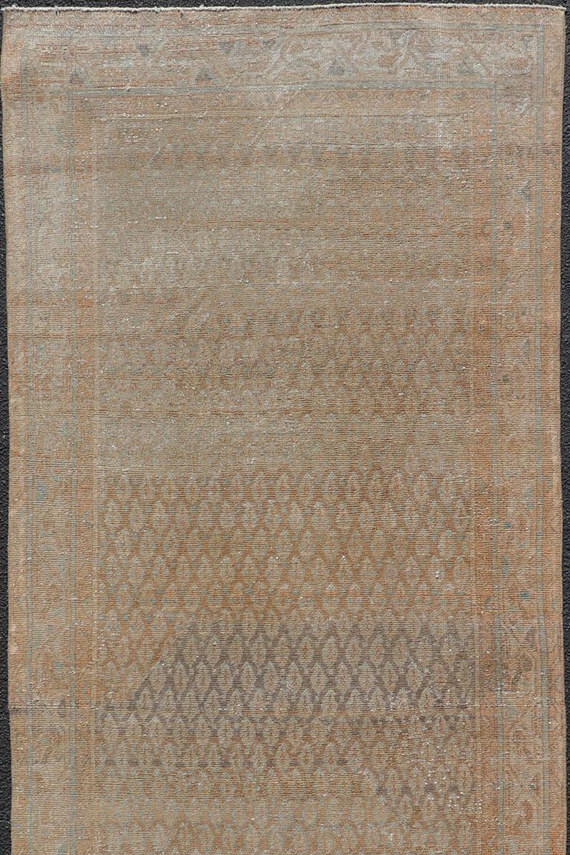 Traves de Mesa Persa Vintage Hamedan con Diseño Tribal Paisley Sub-Geométrico en Bueno estado para la venta en Atlanta, GA