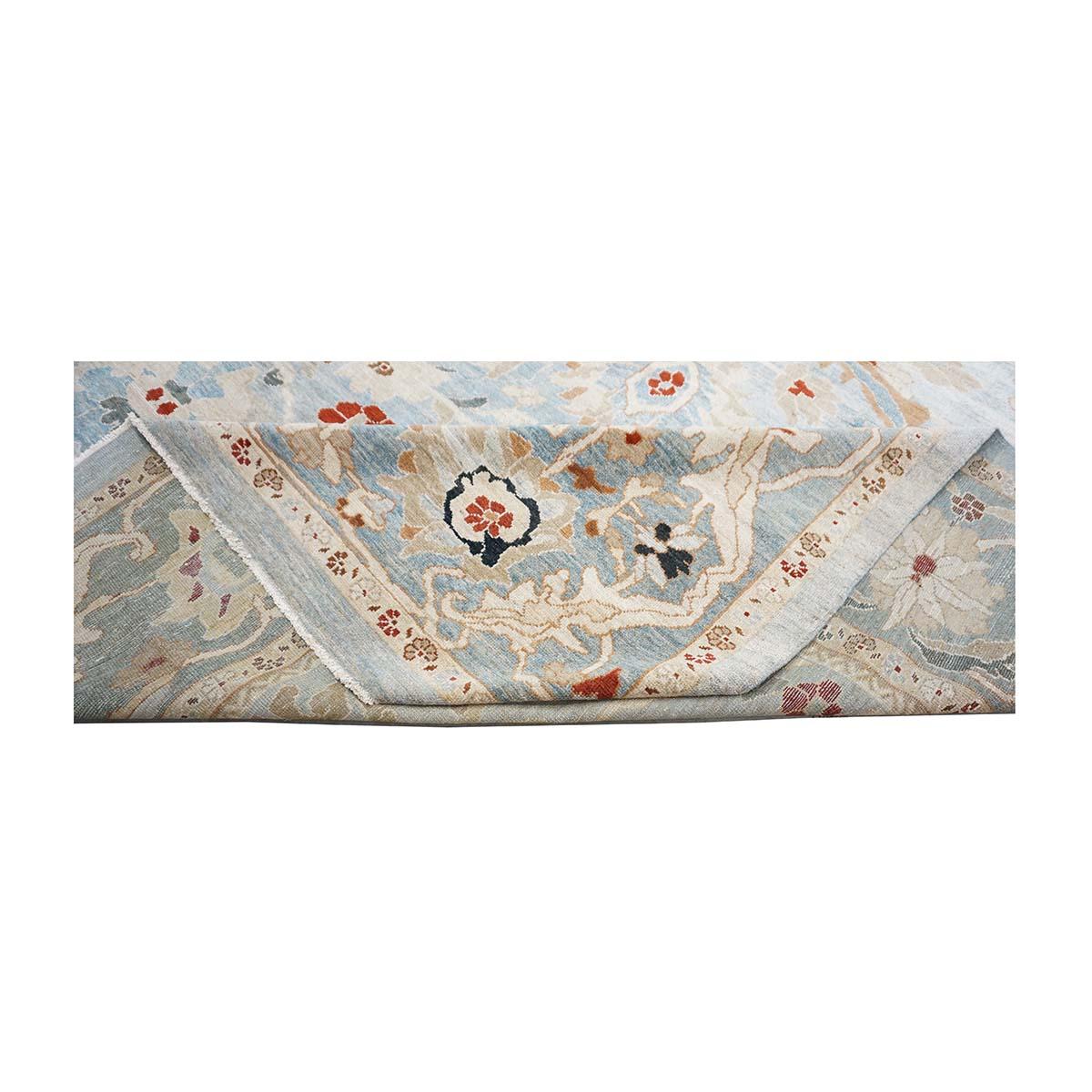 Persian Wool Sultanabad 14 x 20 Ivory, Light Blue & Rust Handmade Area Rug (Persisch) im Angebot