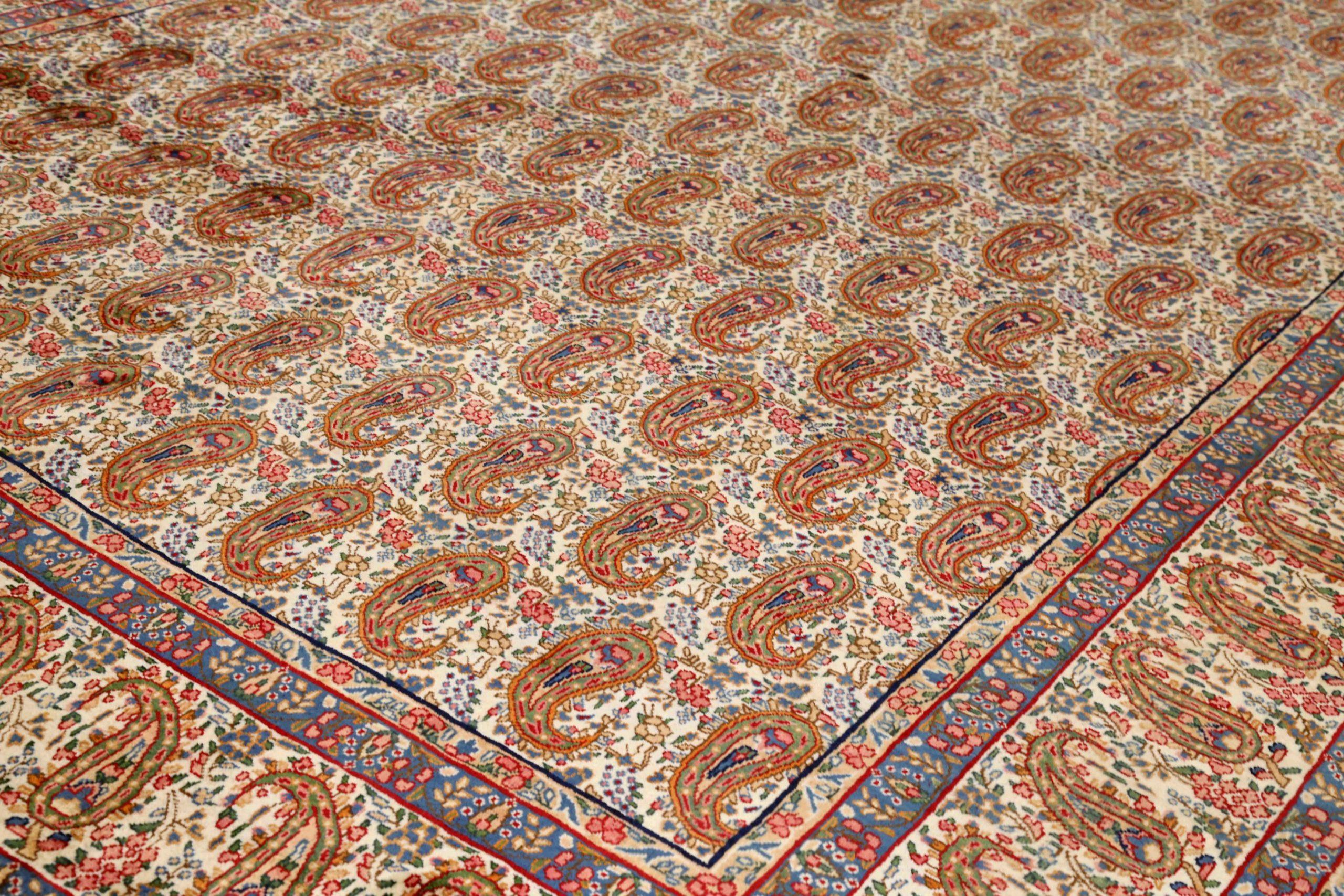 Asian Persian Yazd Area Rugs Circa 1940 - Wool Ivory Navy Blue Red Design - 75301 For Sale