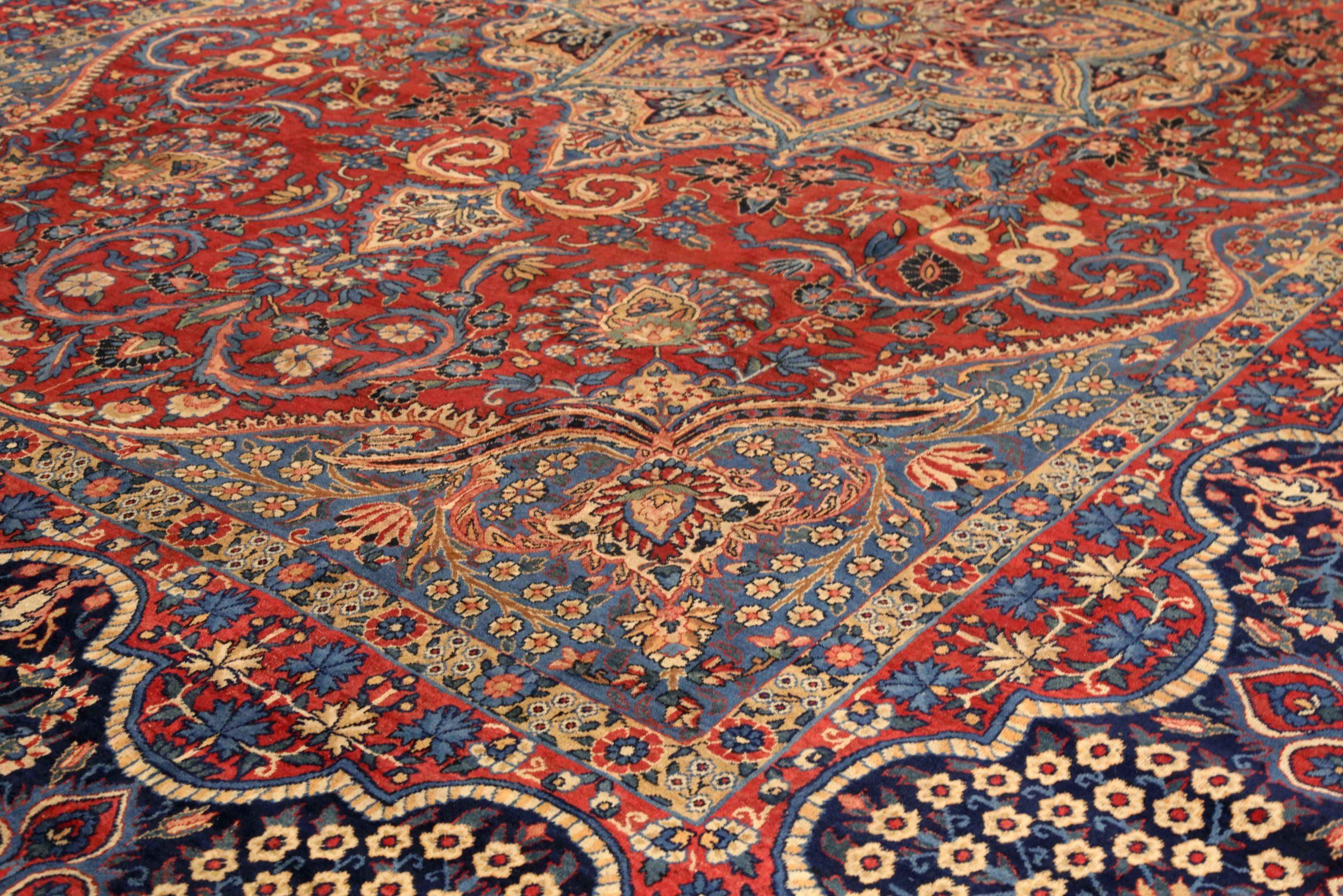 Asiatique Tapis persan Yazd Over Size datant d'environ 1940 - Motif en laine bleu rouge jaune et jaune - 75352 en vente
