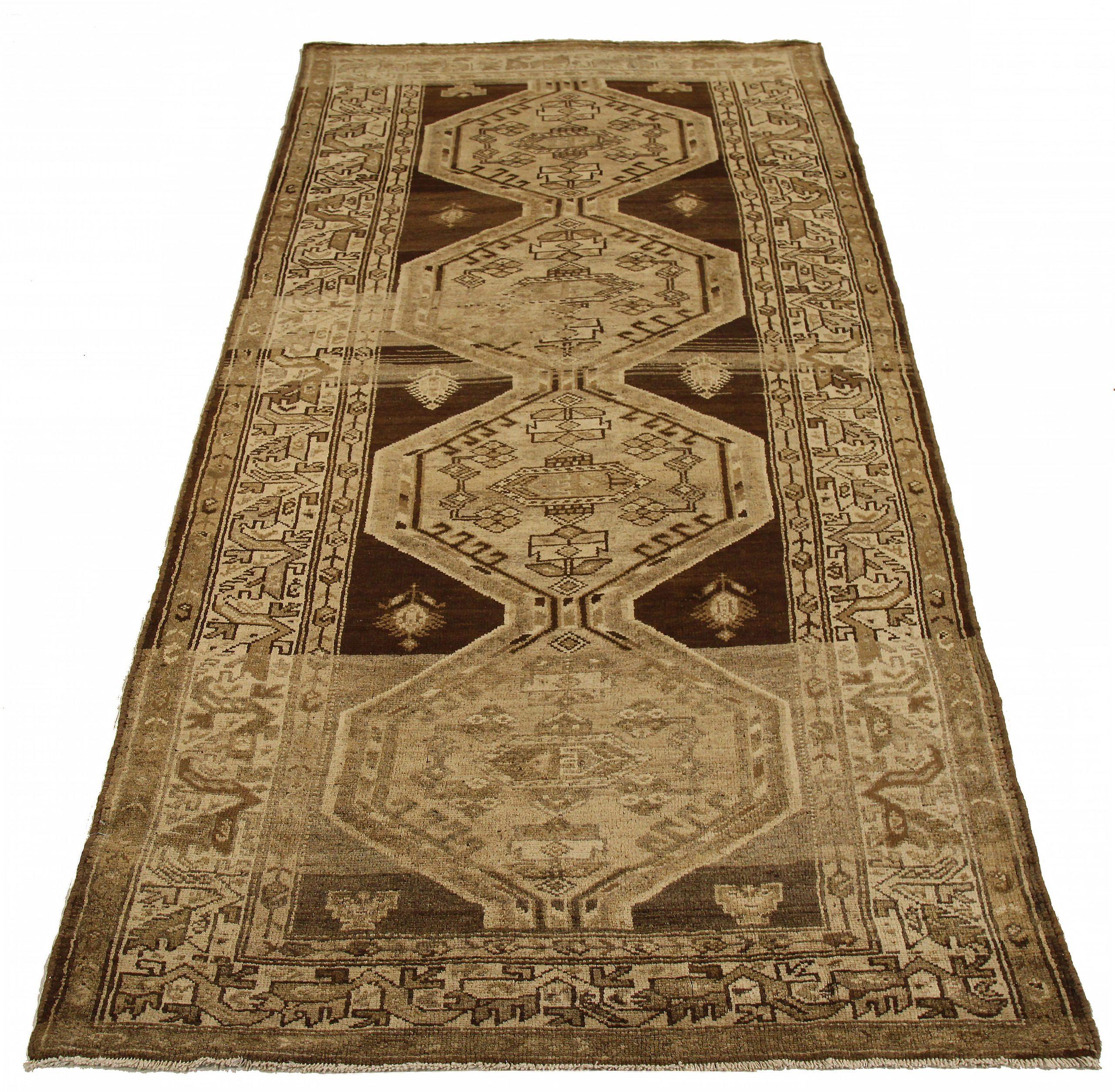 Discover the elegance of Persian Zanjan featuring Area Rugs. Designed with meticulous attention to detail, this exclusive design is perfect for enhancing your space.