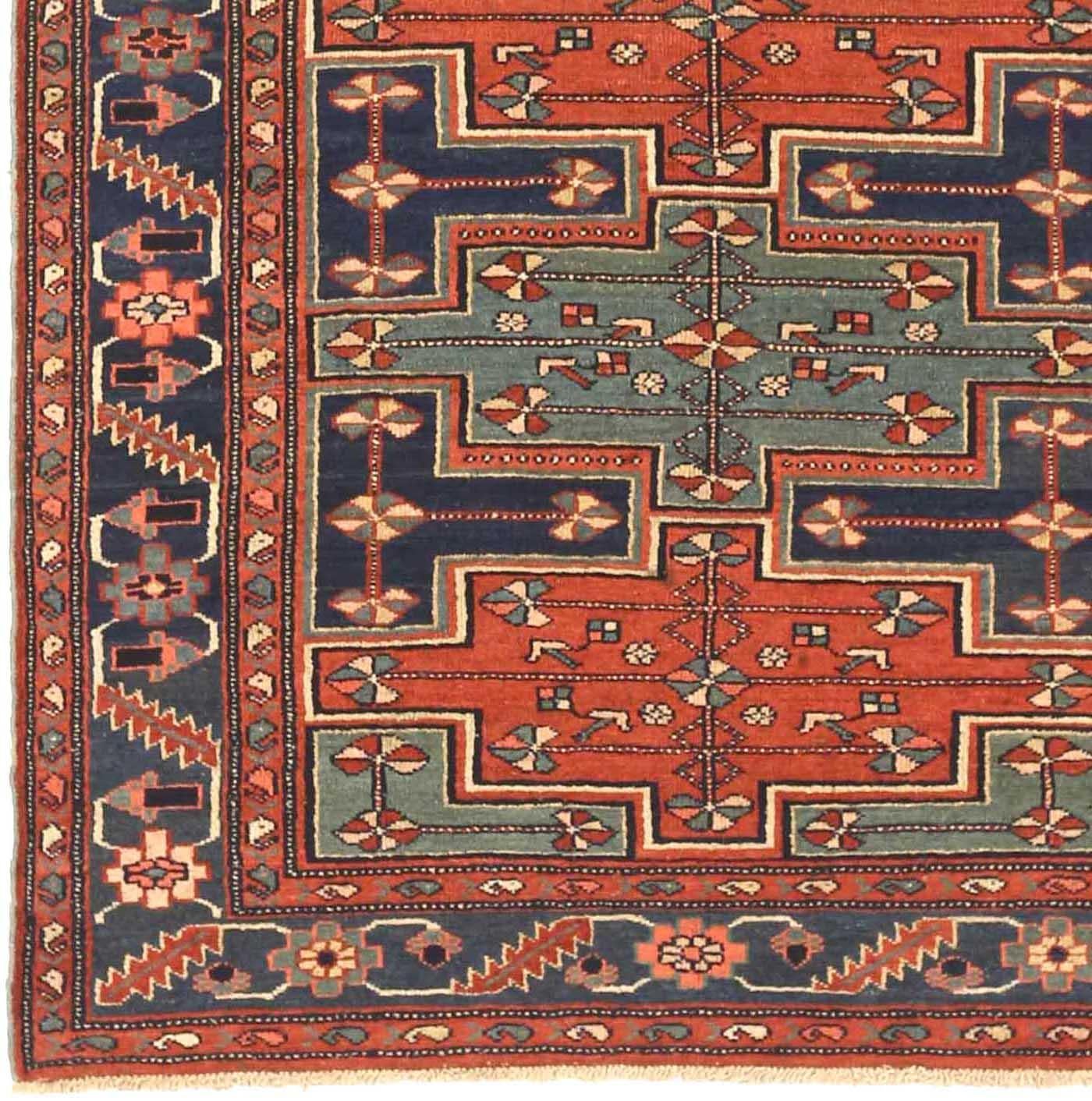 Asiatique Petit tapis persan Zanjan vers 1910 - Laine bleu marine bleu rouge 72841 en vente