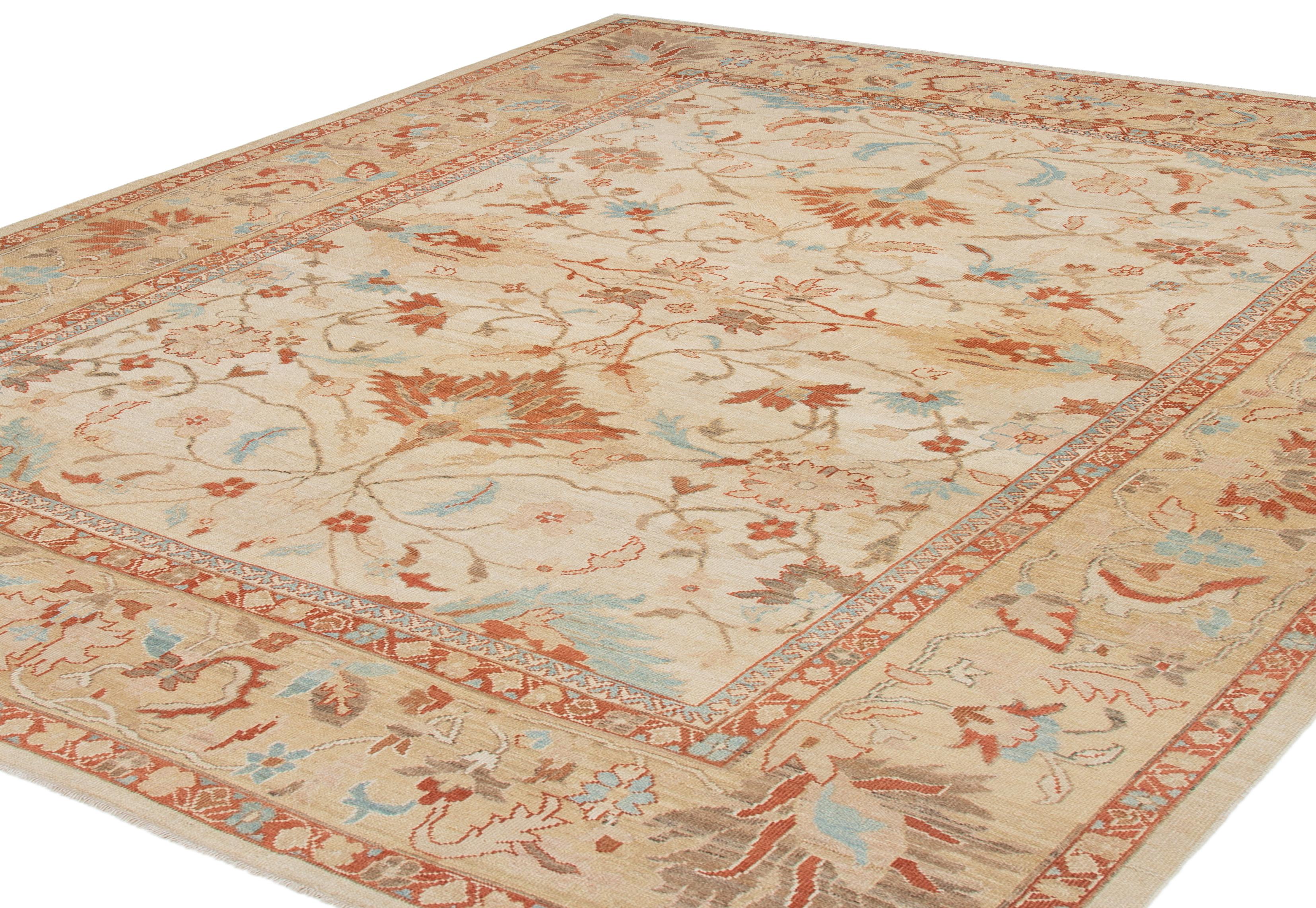 Persian Ziegler Sultanabad Hand Knotted Rug in Ivory and Gold Tones In New Condition For Sale In New York, NY
