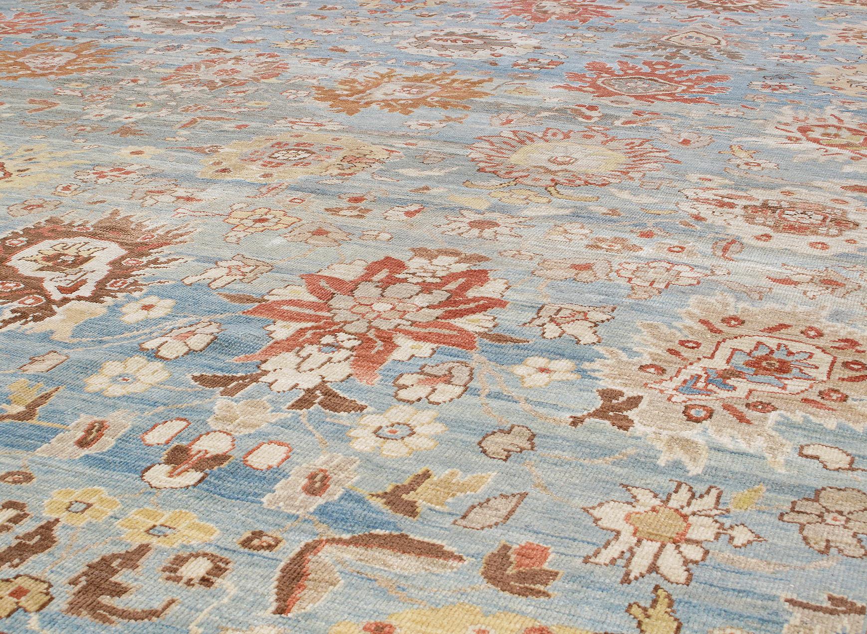 En 1875, la société anglo-suisse Ziegler and Co. a produit des tapis exquis dans la région de Sultanabad, en Perse occidentale. Ils ont allié tradition et innovation en faisant appel à des designers de New York et de Londres pour modifier les