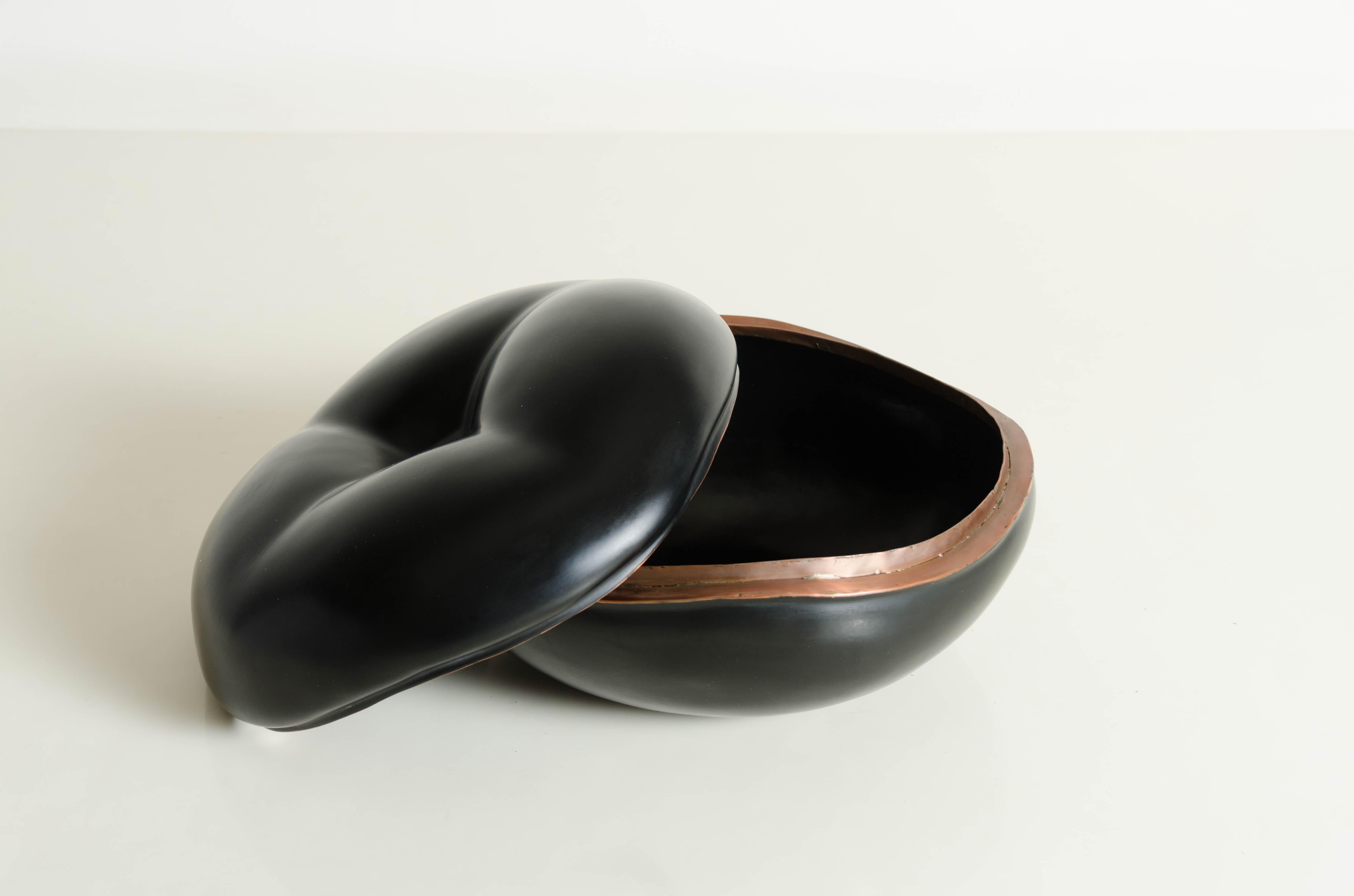 Chinese Persimmon Box in Black Lacquer by Robert Kuo, Limited Edition For Sale