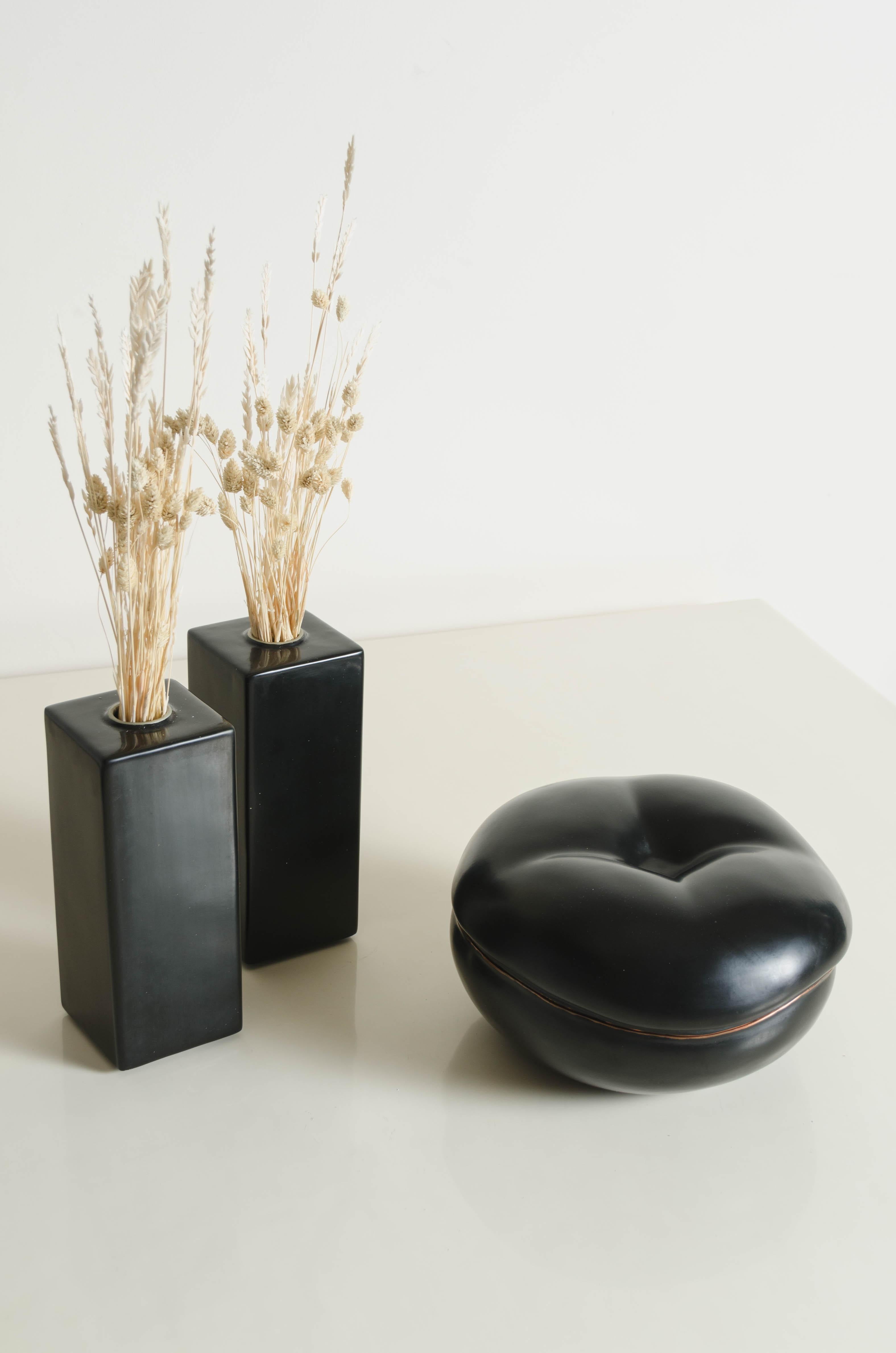 Persimmon Box in Black Lacquer by Robert Kuo, Limited Edition In New Condition For Sale In Los Angeles, CA