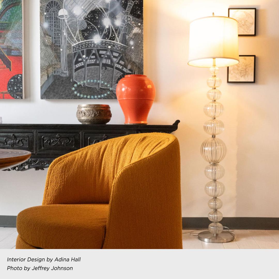 Persimmon Orange Tapered Plum Vase In Good Condition For Sale In Chicago, IL