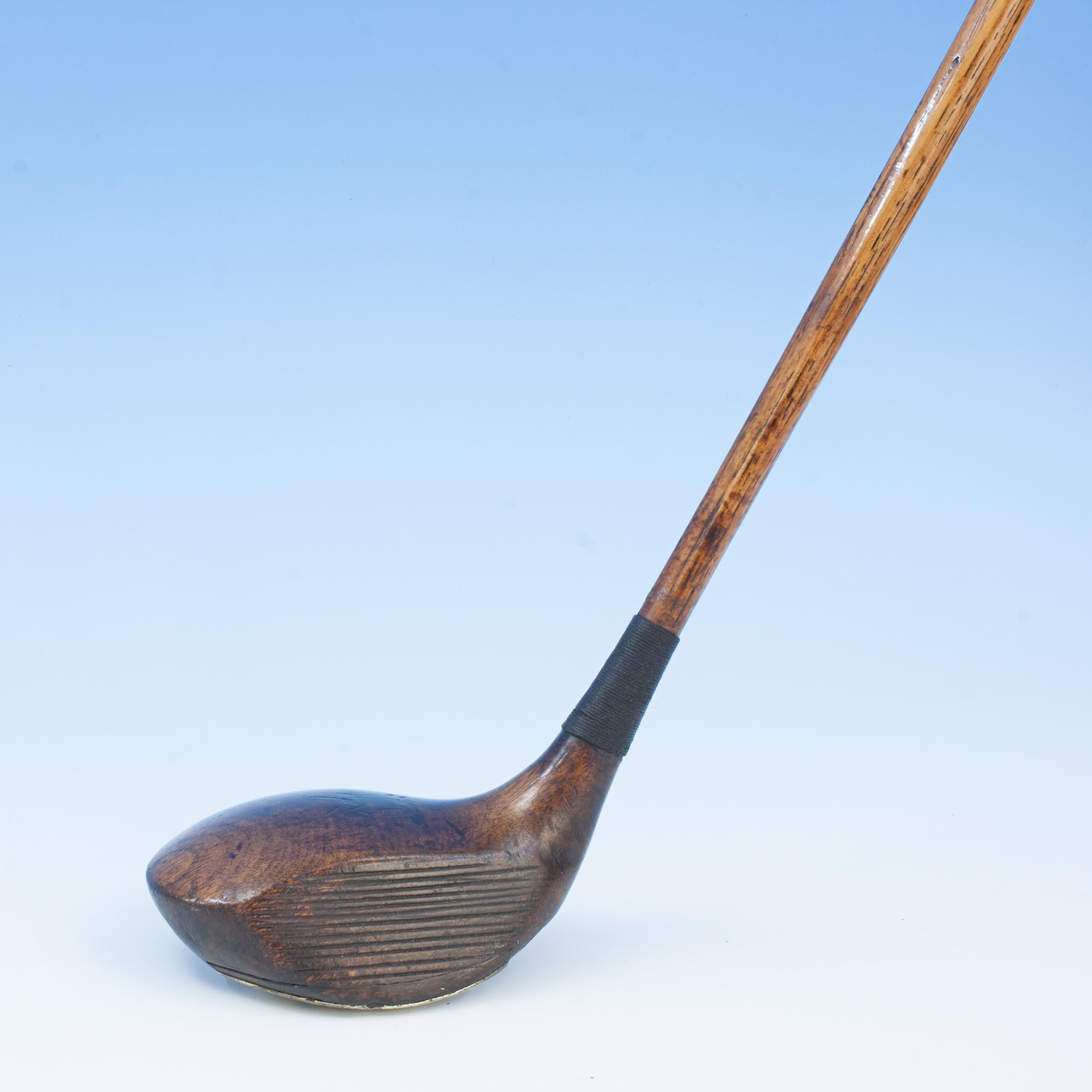 Antico Golf Club 'The Lofter'.
Un bellissimo cucchiaio con testa a zoccolo in cachi dal design insolito, 