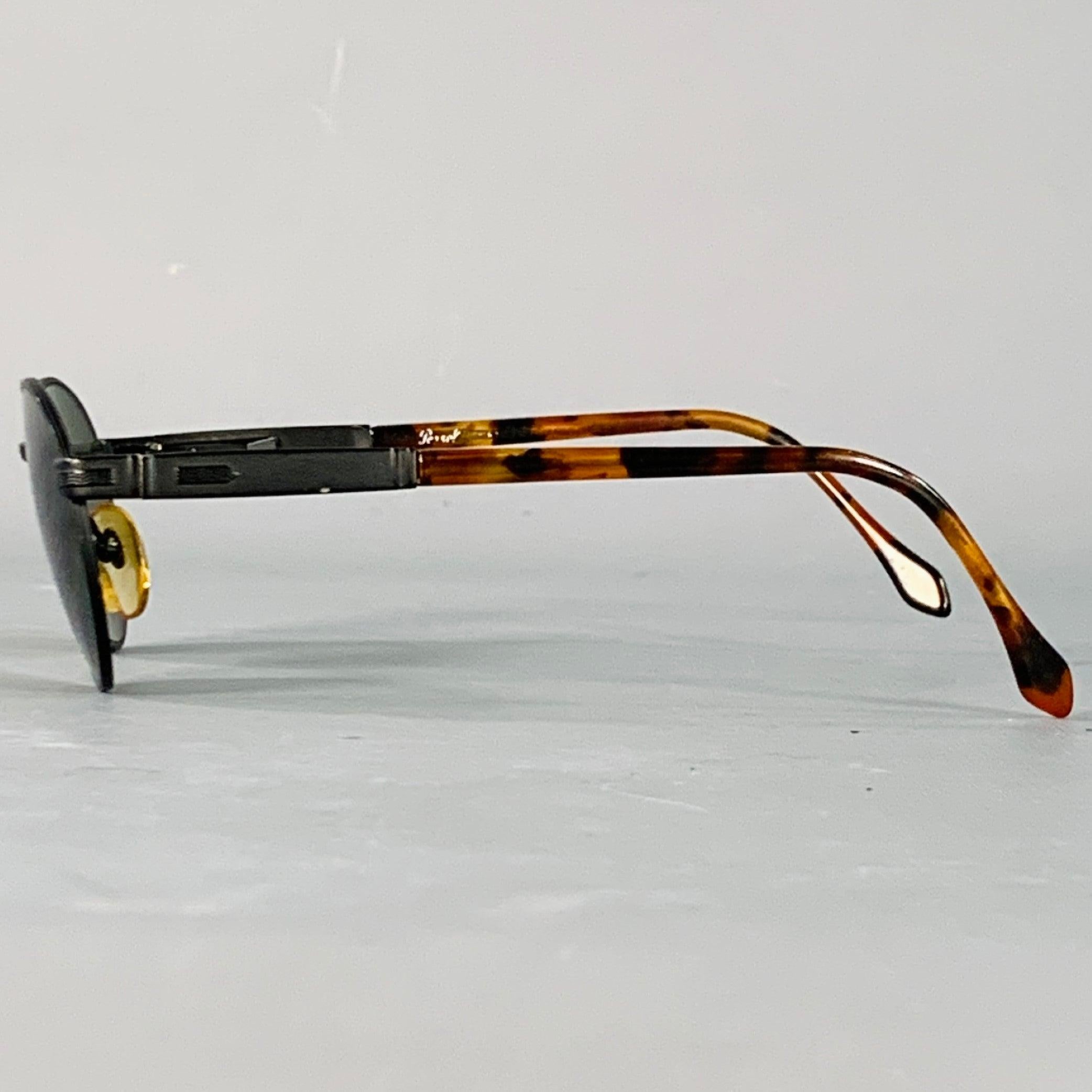 PERSOL Black Tortoiseshell Metal Round Sunglasses en Excelente estado para la venta en San Francisco, CA