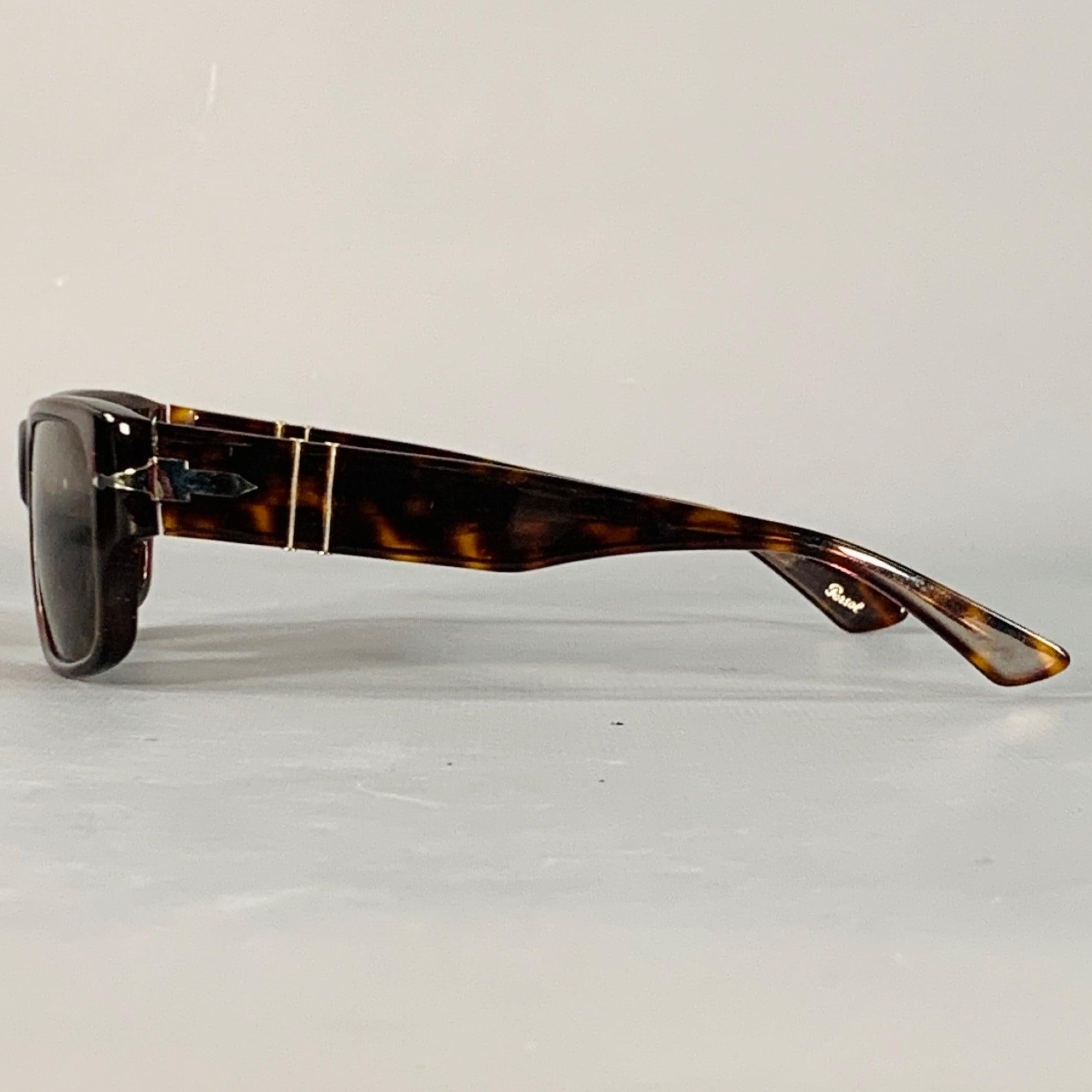 PERSOL Brown Tortoiseshell Acetate Polarized Sunglasses In condizioni buone in vendita a San Francisco, CA
