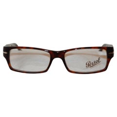 Occhiali Persol dettagliatamente tartarugati con ferramenta argentata realizzati a mano