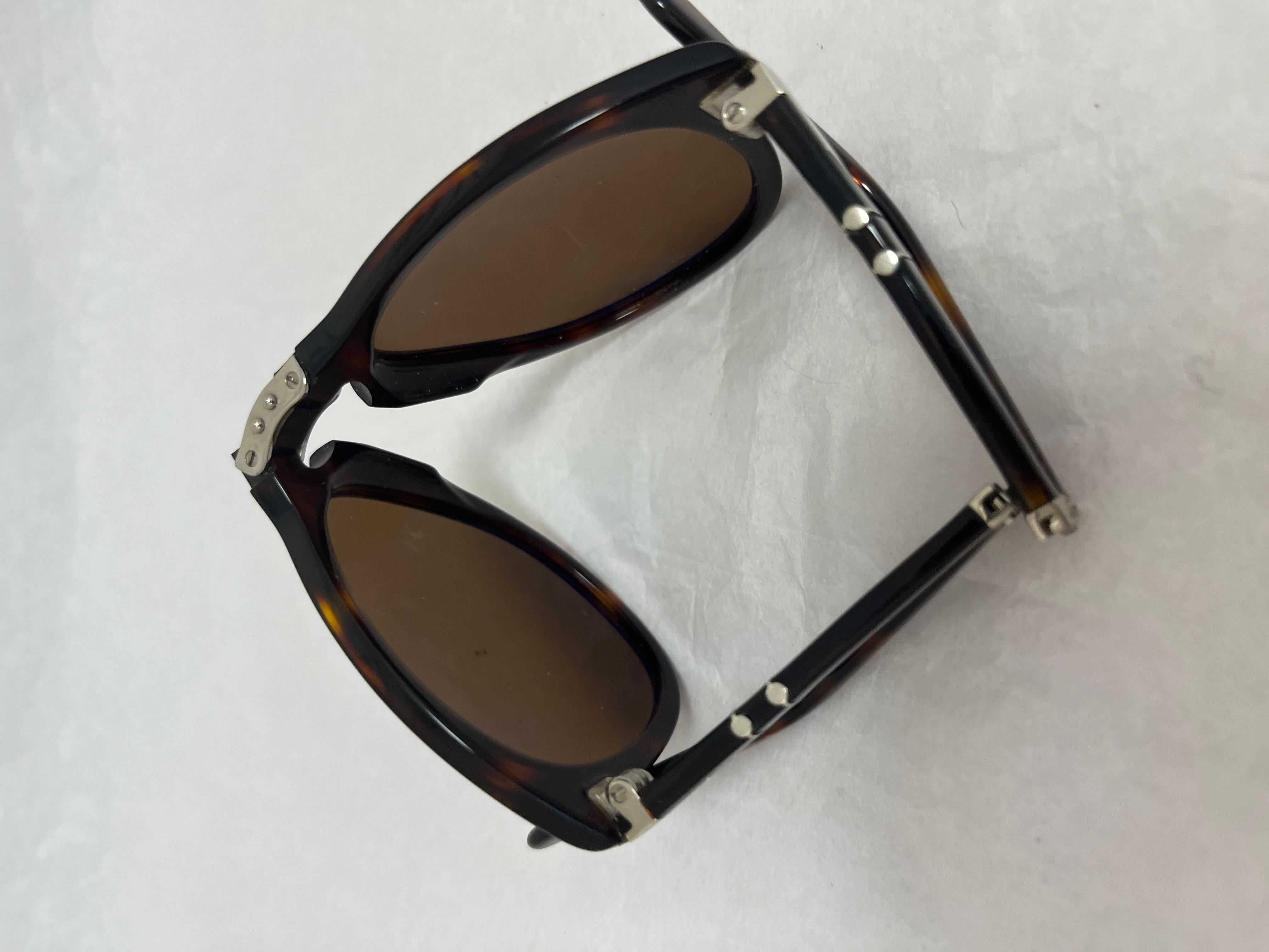 Persol Folding Keynote Sunglasses w/Case In Good Condition In Port Hope, ON