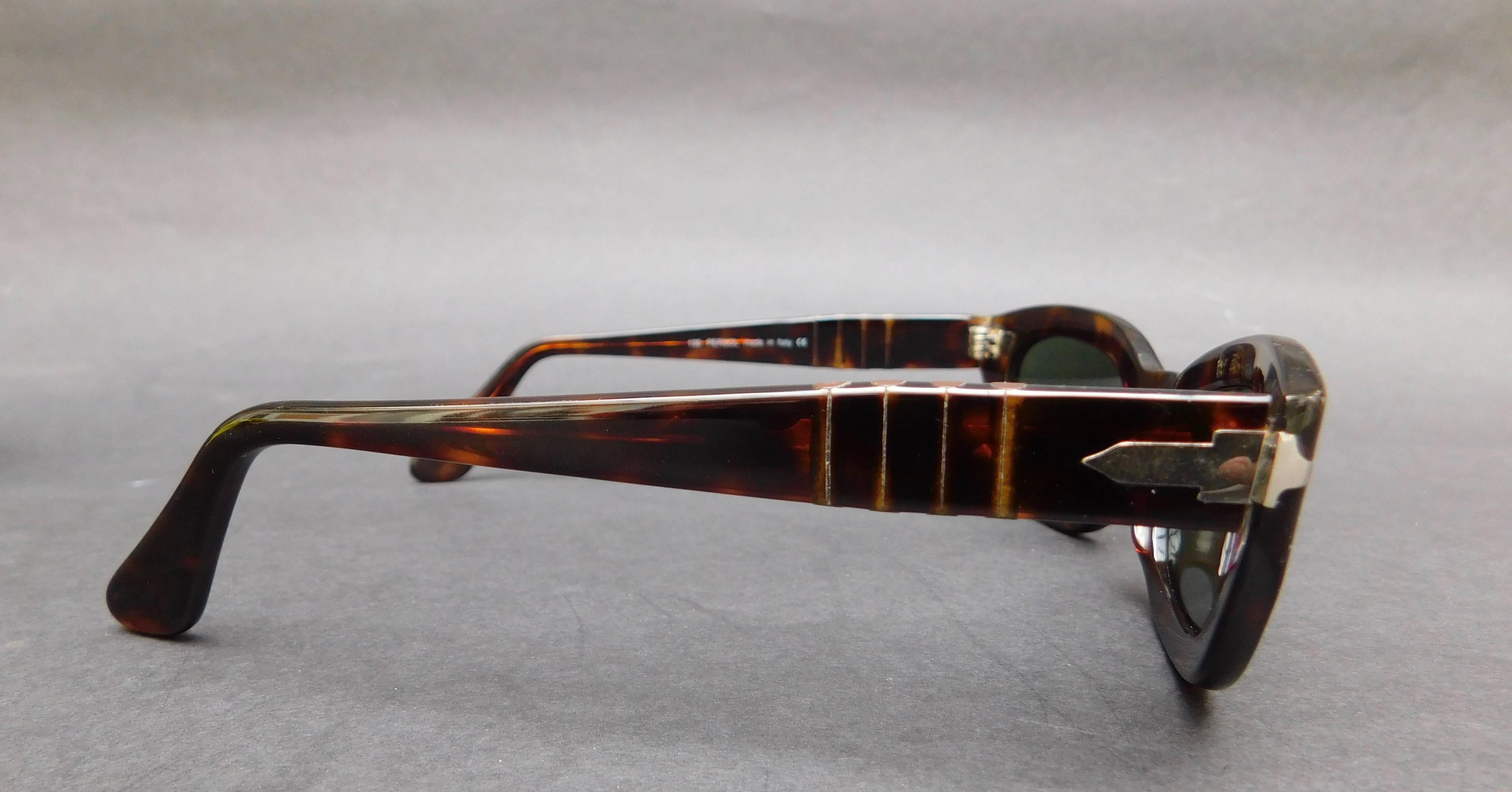 Black Persol Model 2572-s Brown Tortoise Sunglasses