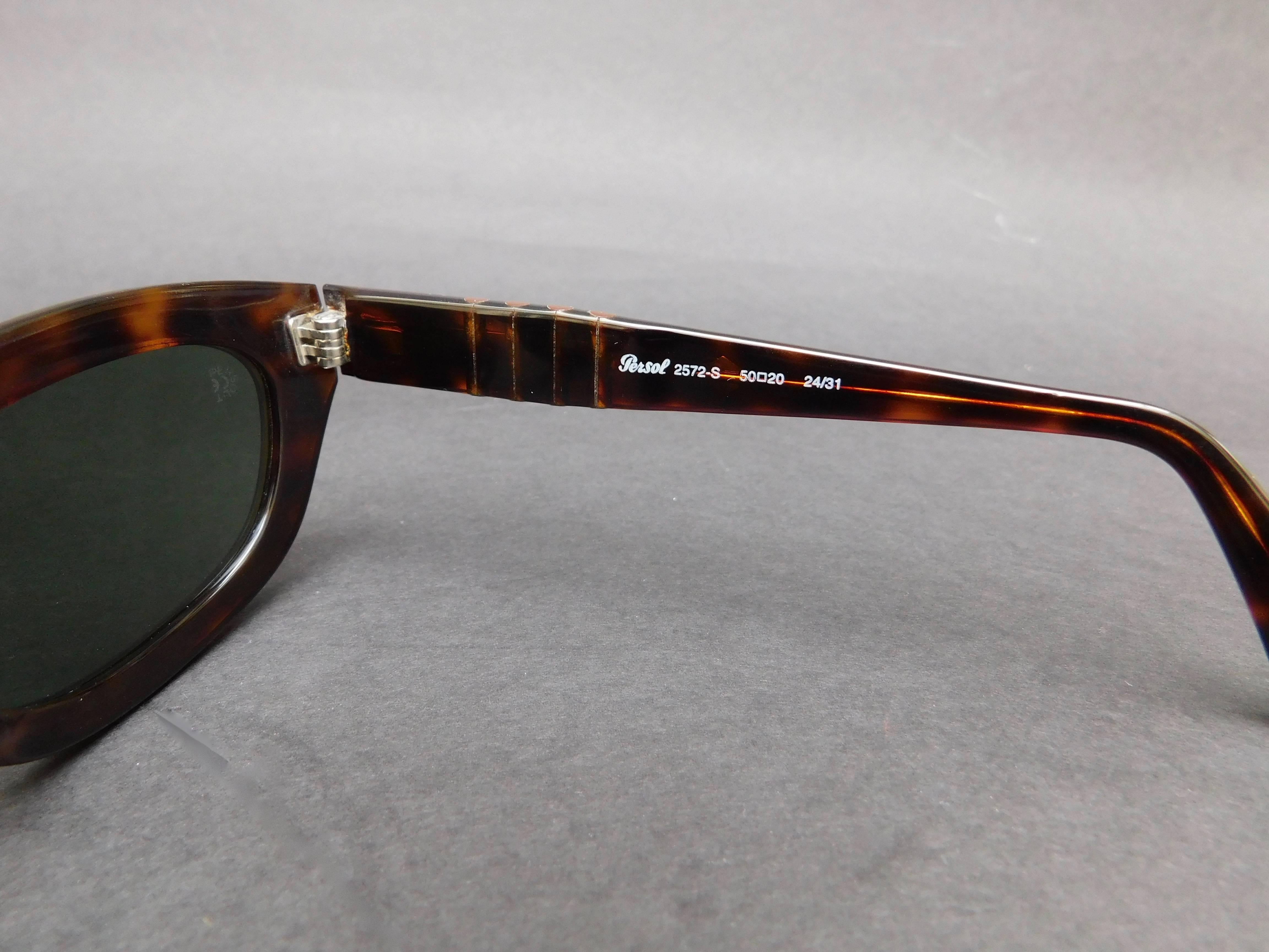 Women's or Men's Persol Model 2572-s Brown Tortoise Sunglasses