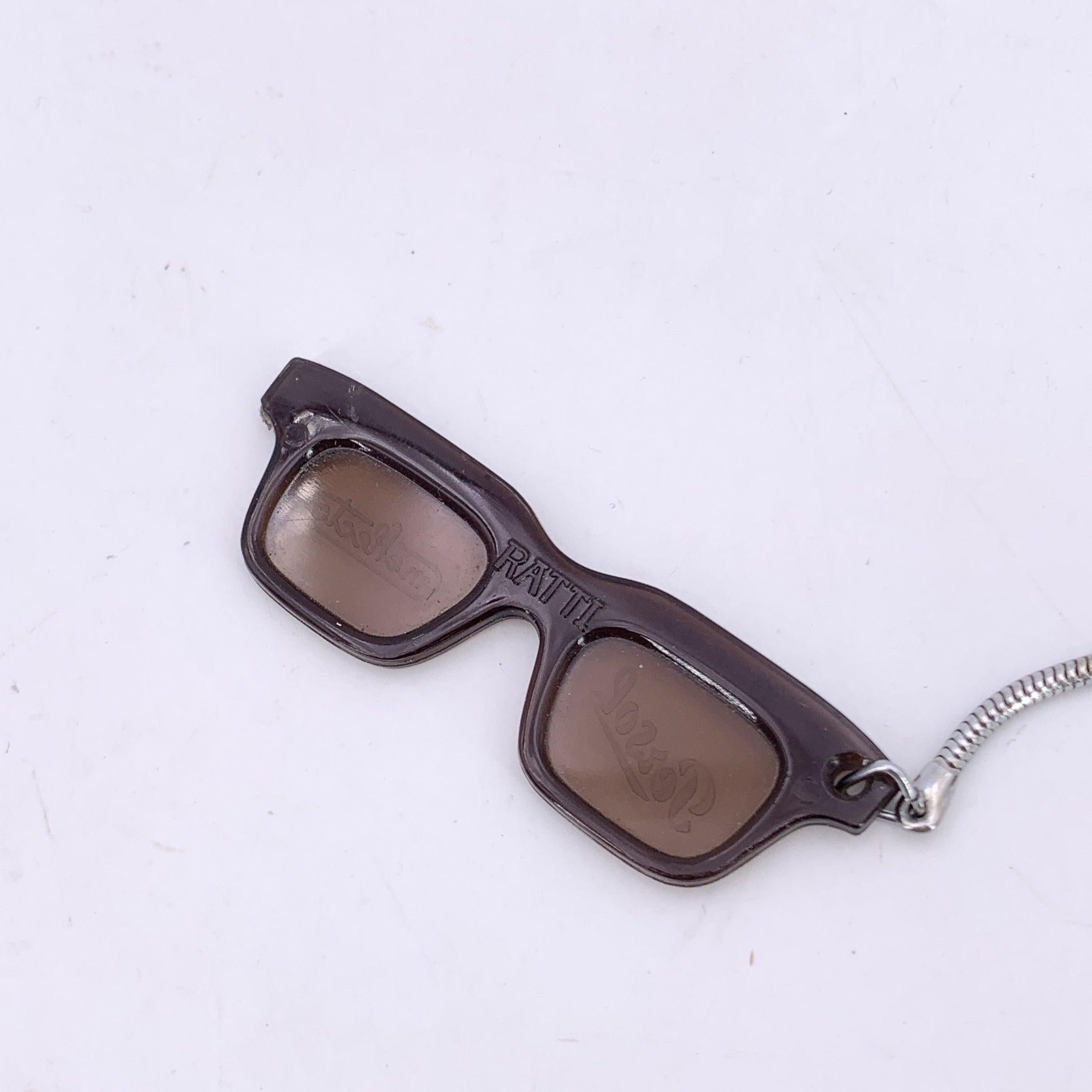 Persol Ratti Vintage Berry Torino Sunglasses Keyring Charm Keychain In Excellent Condition For Sale In Rome, Rome