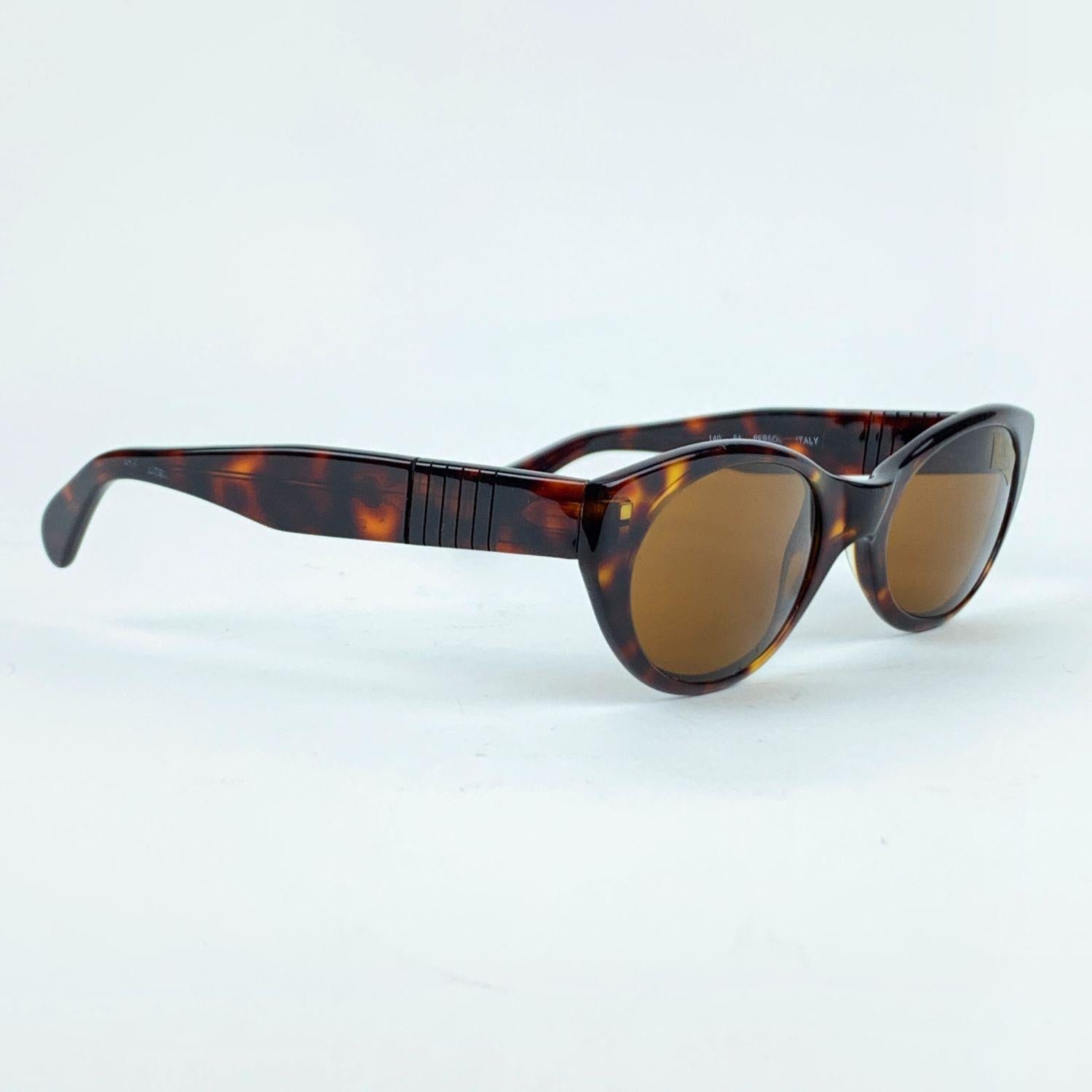 Persol Vintage Cat-Eye Brown Mint 660 Sunglasses 54/21 140 mm In Excellent Condition In Rome, Rome