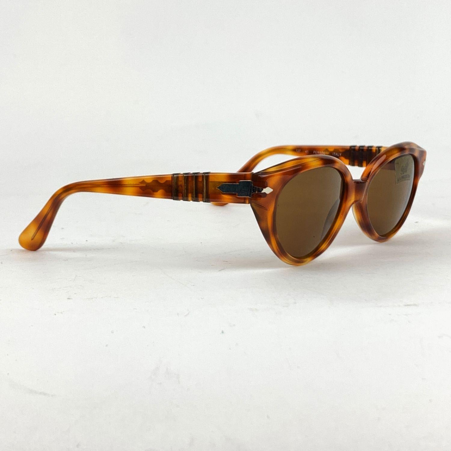 Persol Vintage Cat-Eye Mint Carol 853 41 Sunglasses 54/16 137 mm In New Condition In Rome, Rome