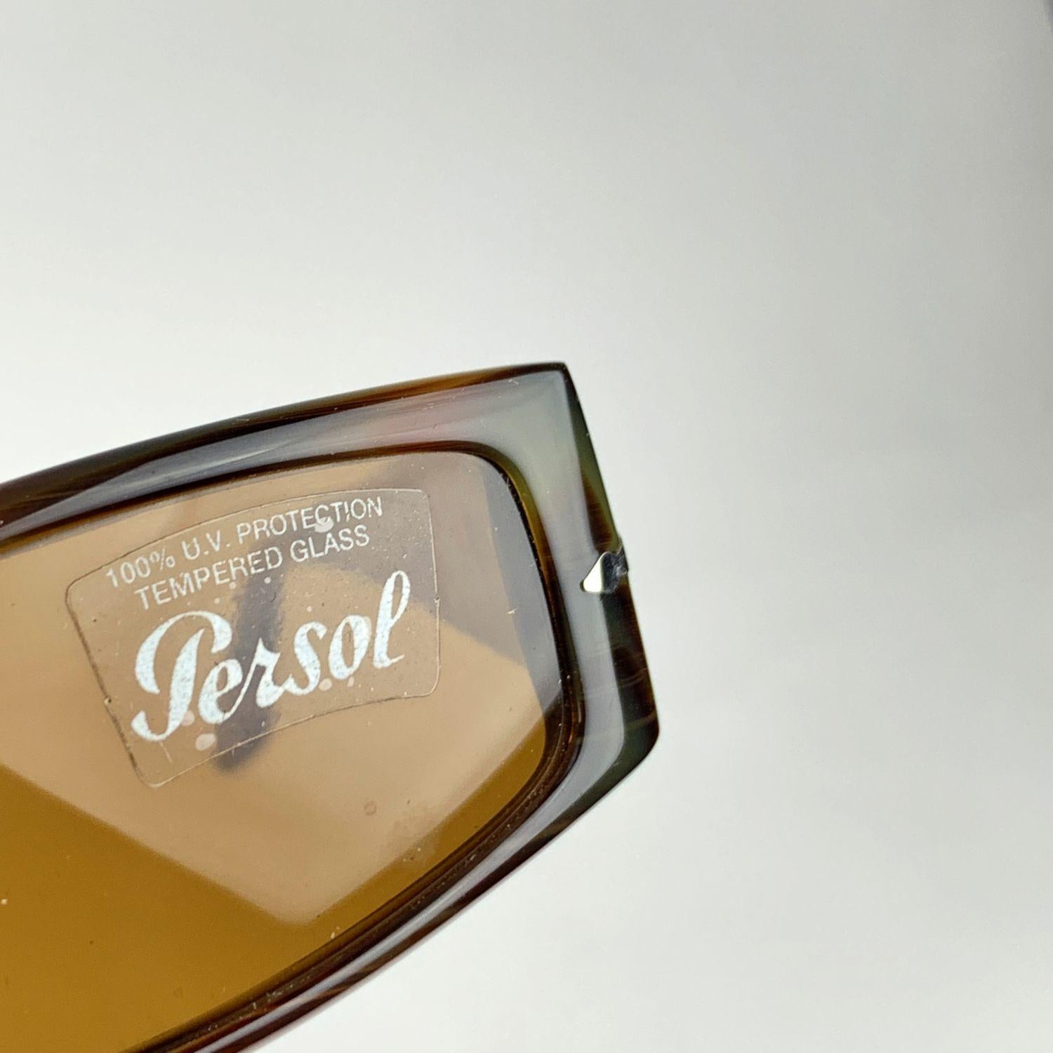 Persol Vintage Mint Brown Rectangle Sunglasses 2725-S 52/15 135 mm In New Condition In Rome, Rome