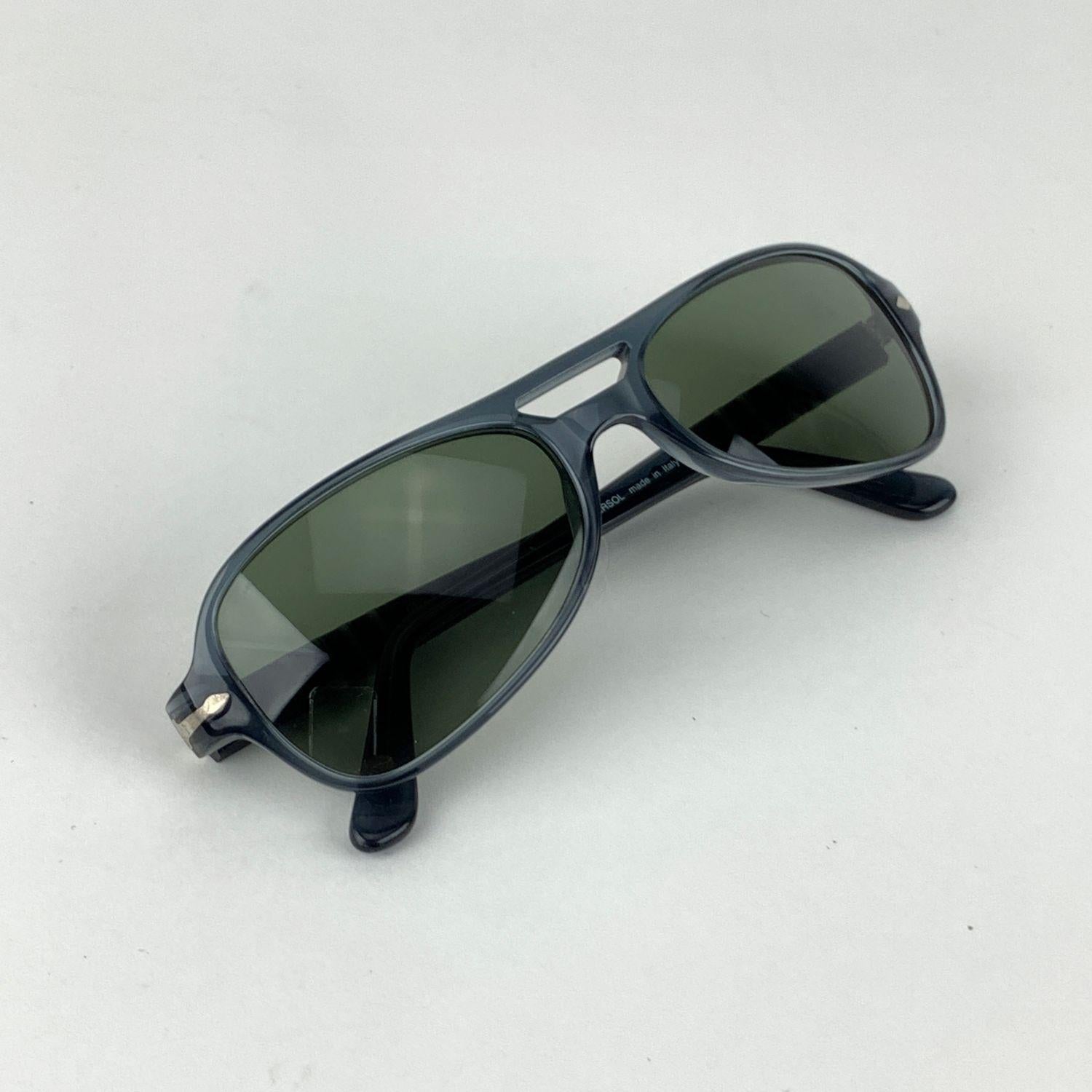 PERSOL Vintage Sunglasses- Model: 2628-S. Grey acetate aviator frame, with original Persol green lenses. Flexible temples. 100% UV protection. Made in Italy. Style & Refs:2628-S - 55/18- 225/31 - 135


Details

MATERIAL: Acetate

COLOR: Grey

MODEL: