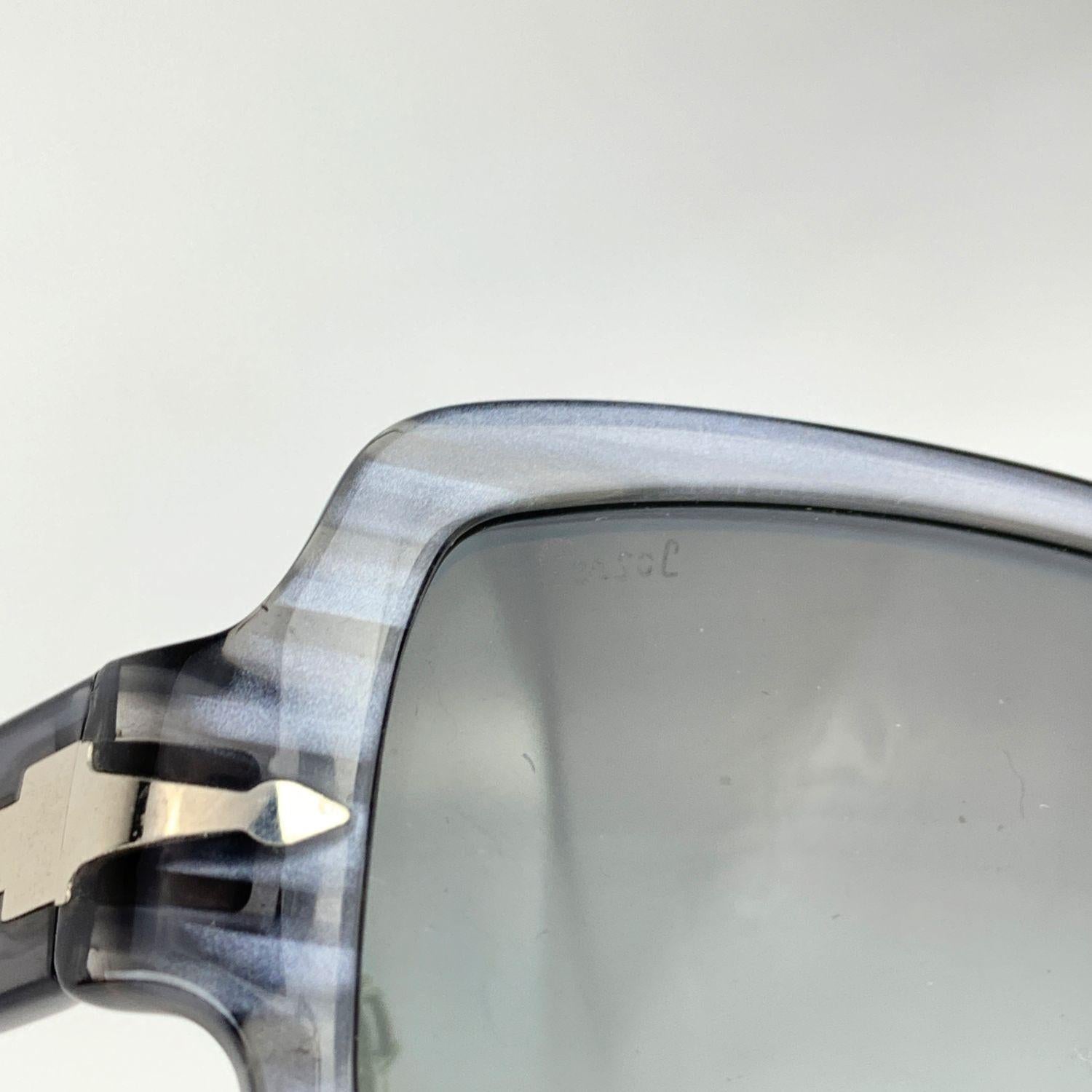 Women's or Men's Persol Vintage Mint Grey Rectangle Sunglasses 2758-S 59/16 135 mm