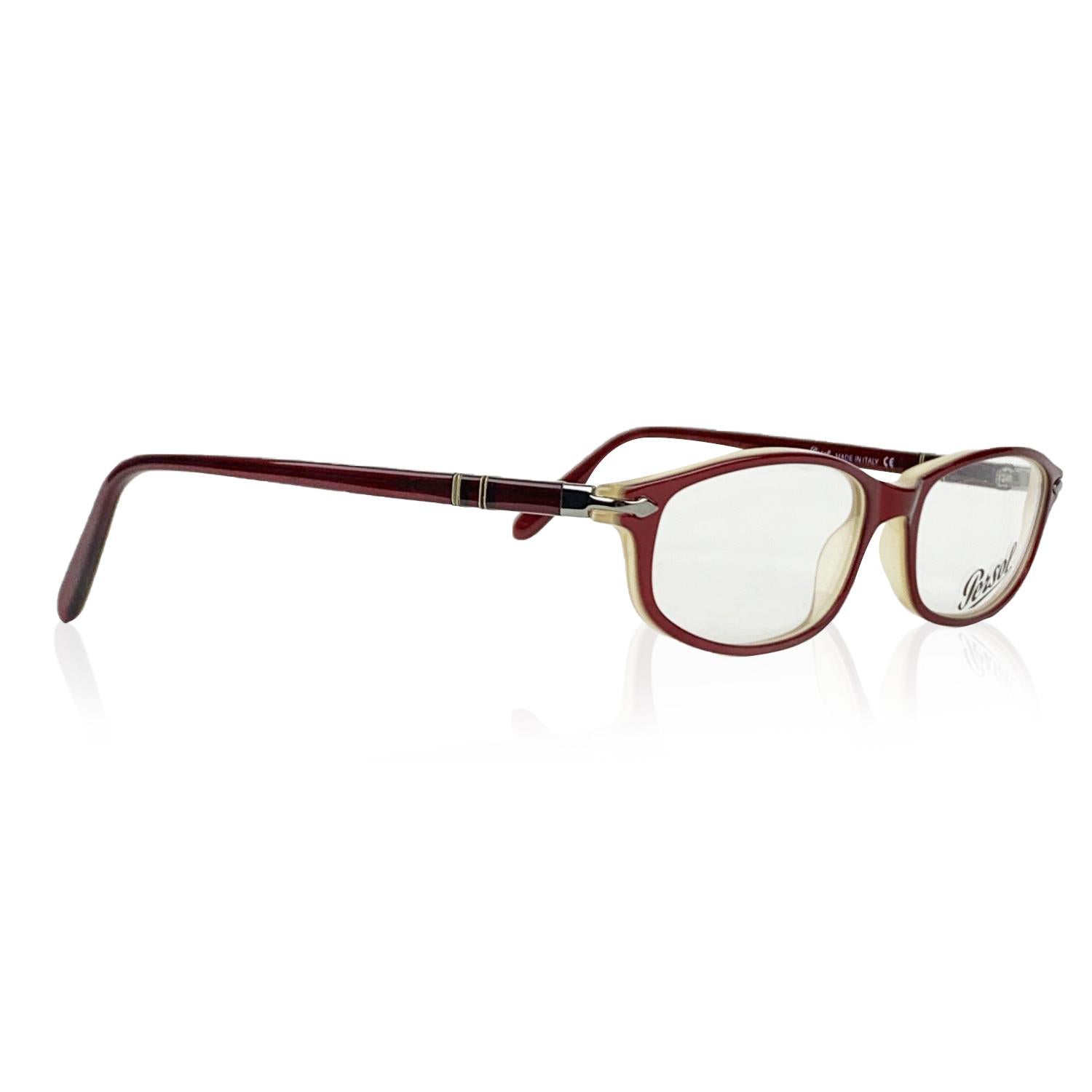 PERSOL Vintage Eyeglasses- Model: 2592-V. Red acetate frame. Clear demo lenses. Flexible temples. Made in Italy. Style & Refs: 2592-V - 51/16 - 218 - 135



Details

MATERIAL: Acetate

COLOR: Red

MODEL: 2592-V - 218

GENDER: Unisex Adults

COUNTRY