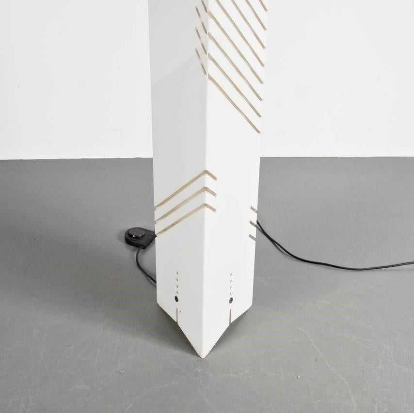 Plexiglass “Personaggi” Floor Lamp by Carmellini and Tronconi for Tronconi, Italy 1970 For Sale