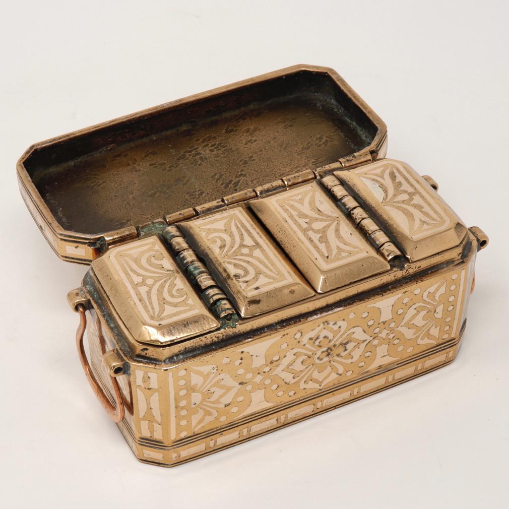 Personal size Betel Nut Box, Maranao, Southern Philippines (Mindanao) For Sale 3