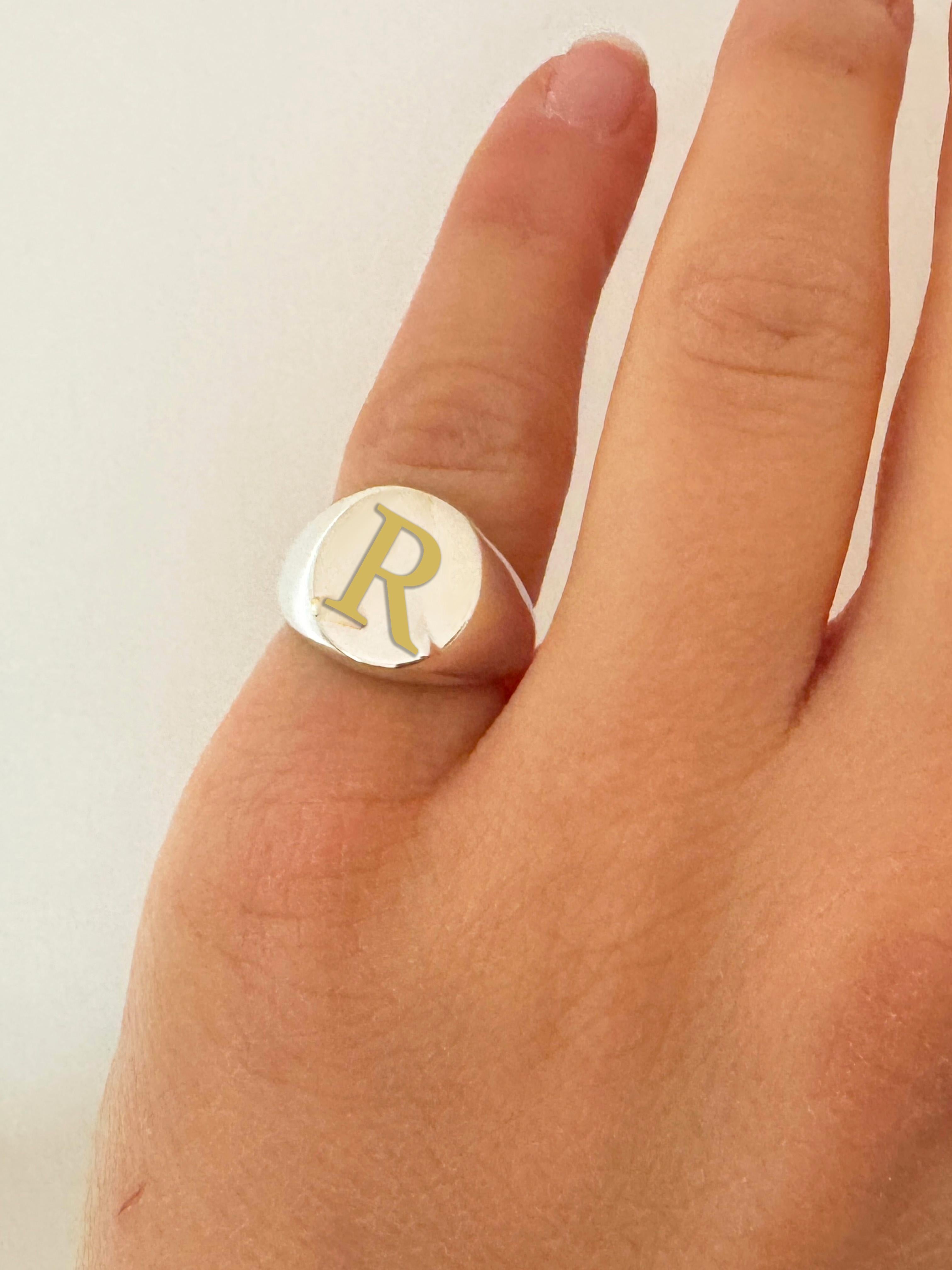 Personalise Initial Letter 18k Yellow Gold Sterling Silver Unisex Signet Ring In New Condition For Sale In Rome, IT