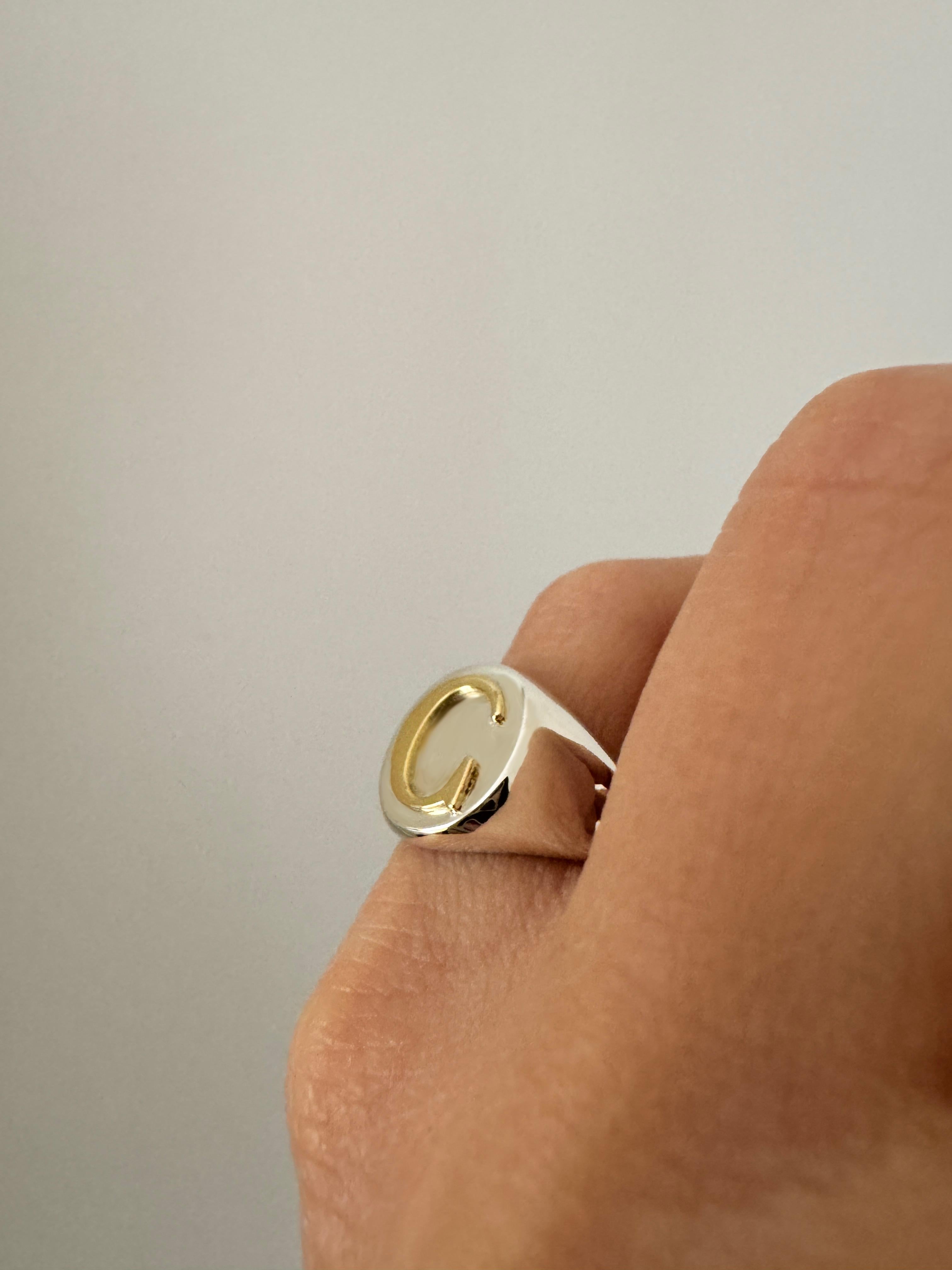 Personalise Initial Letter 18k Yellow Gold Sterling Silver Unisex Signet Ring For Sale 1