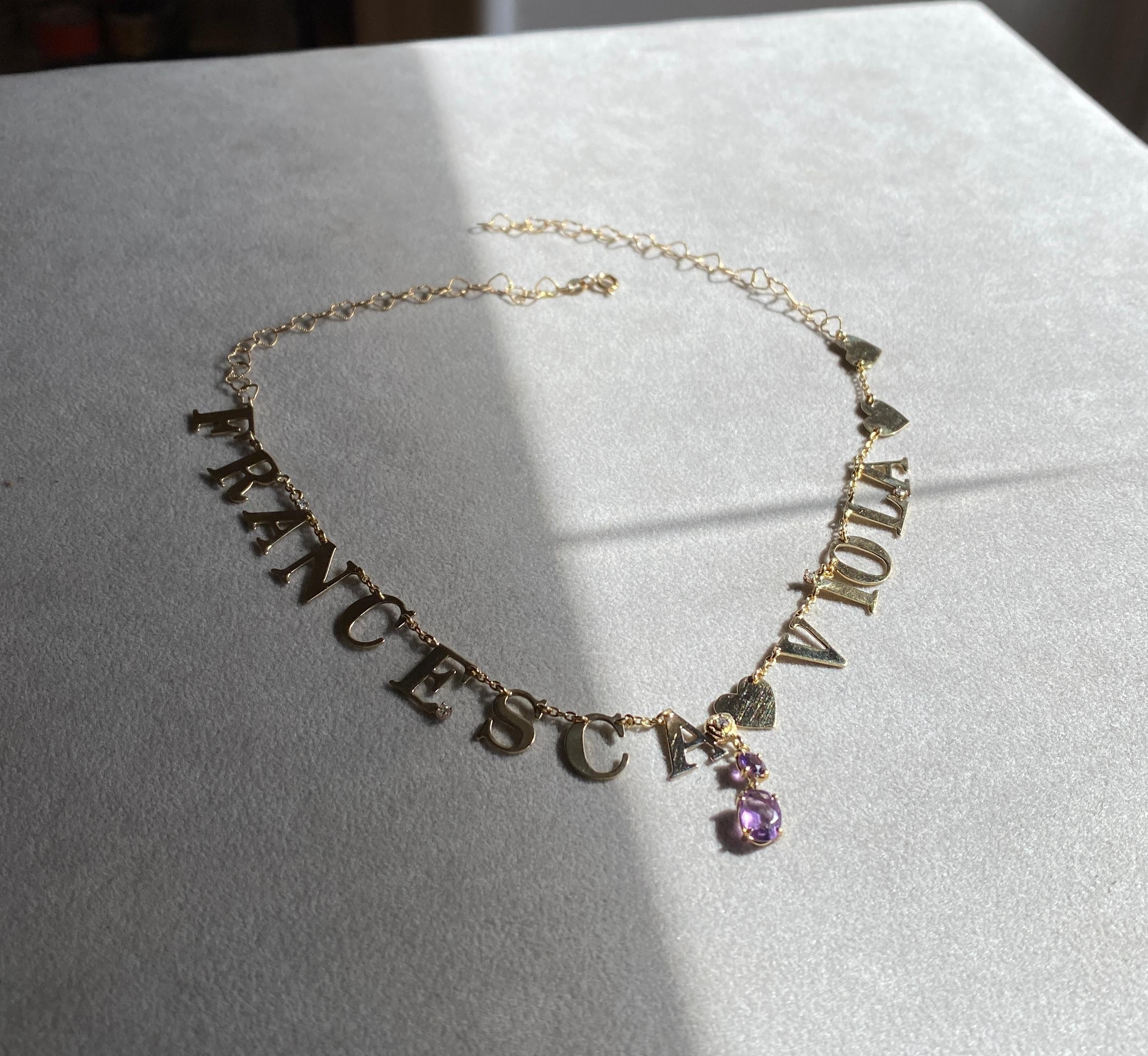 Personnalisez le nom en or jaune 18 carats, lettres, améthyste, diamants, chaîne cœurs collier Unisexe en vente