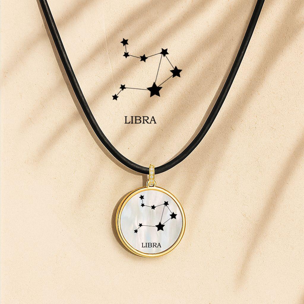 Moderne Pendentif personnalisé du signe du Zodiac Balance - pendentif personnalisé avec photo ou image en vente