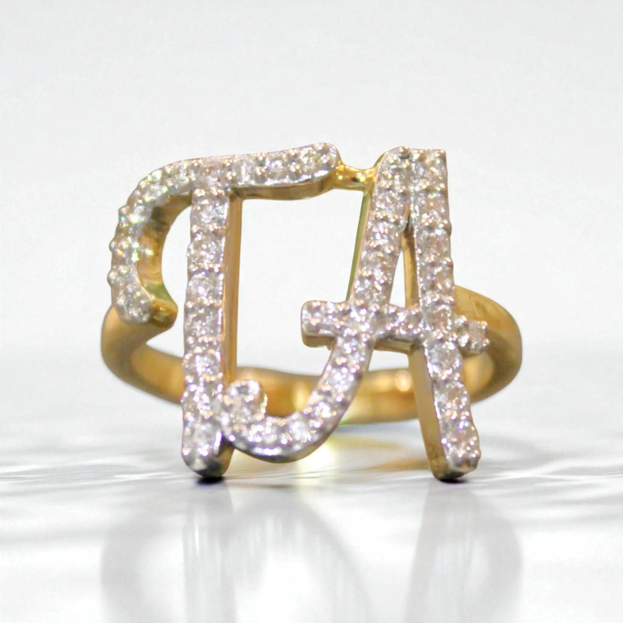 Taglio rotondo Anello personalizzato con doppia iniziale e diamante in oro massiccio 14k (certificato) in vendita