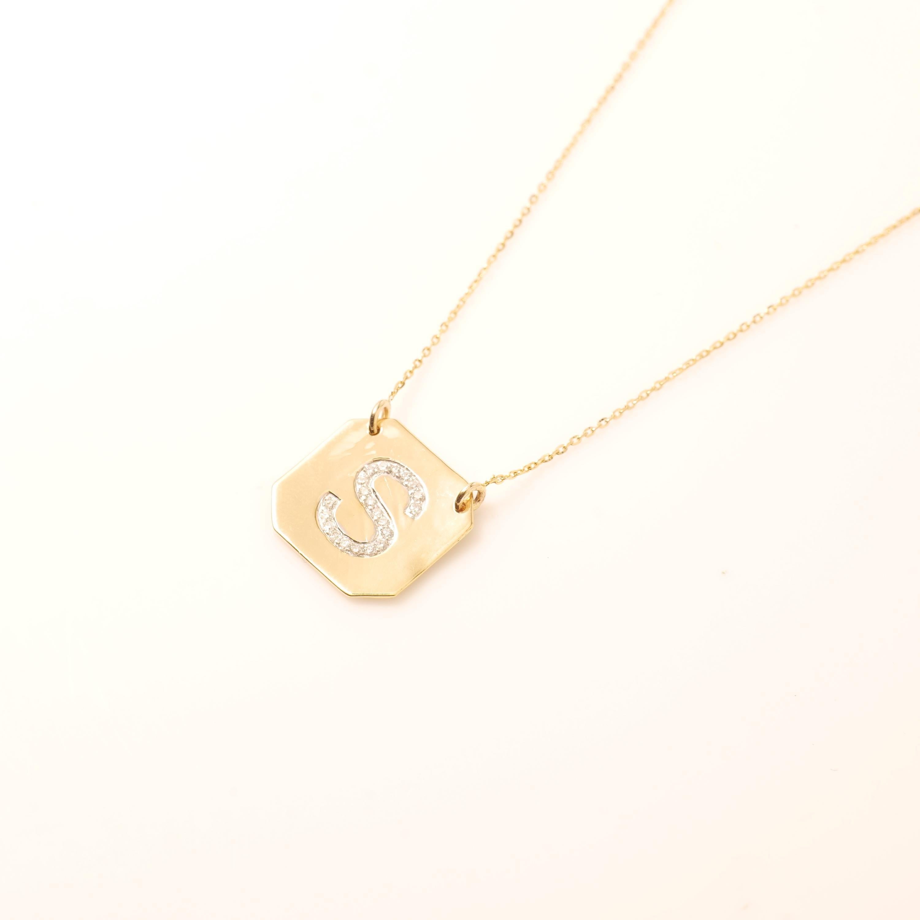 Donna Collana personalizzata con diamante iniziale geometrico in oro massiccio 14k (certificato) in vendita
