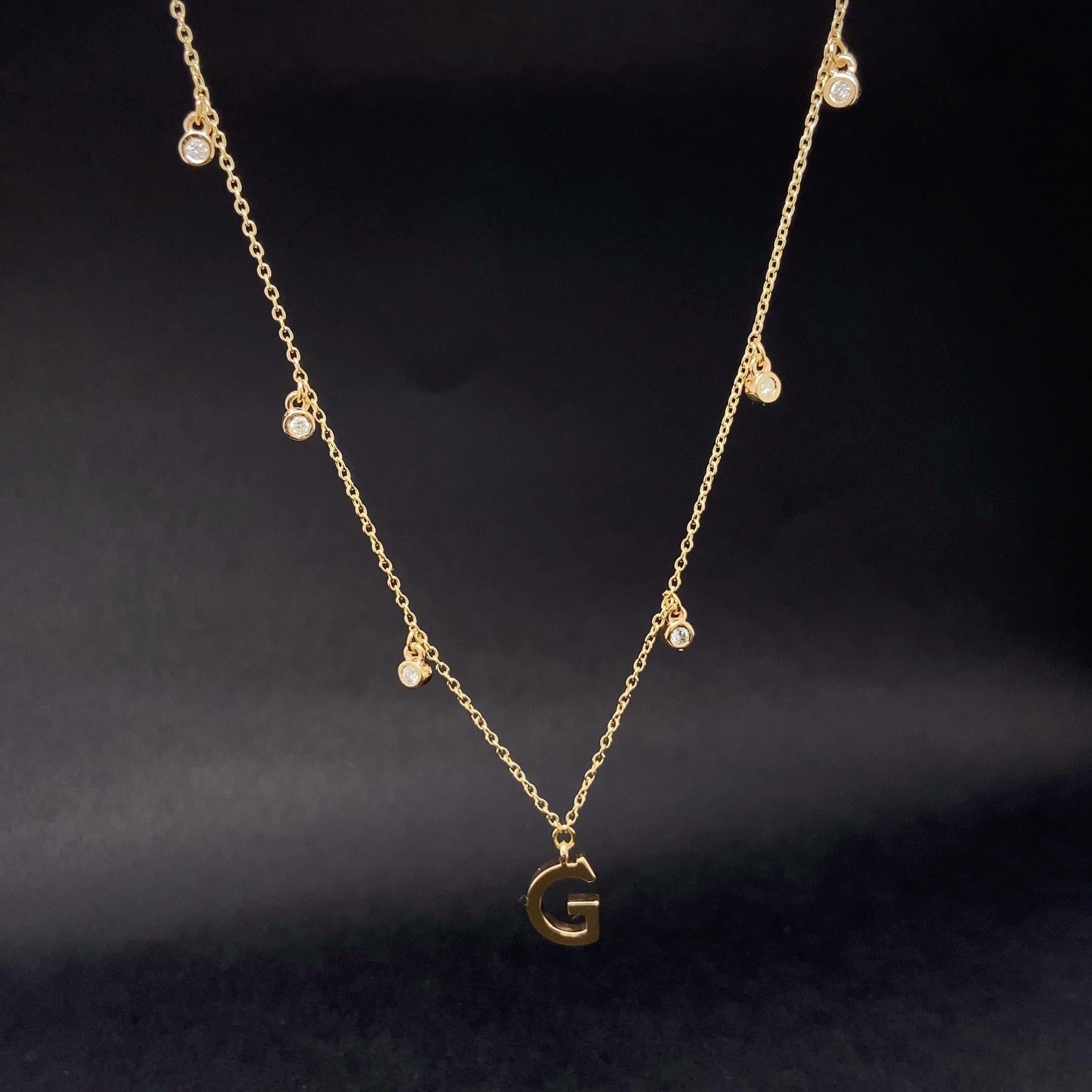 Collier personnalisé en or massif 14k (certifié) avec initiales en gouttes de diamant en vente 2
