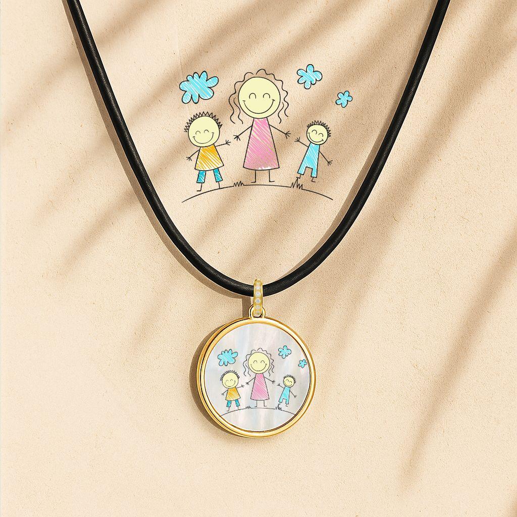 Ciondolo da disegno personalizzato per bambini.  Collana artistica per bambini. 
Ciondolo ritratto, collana da donna, argento 925, madreperla intagliata.

Ciondolo personalizzato con foto, immagine o messaggio!

Inviaci un'immagine o un messaggio