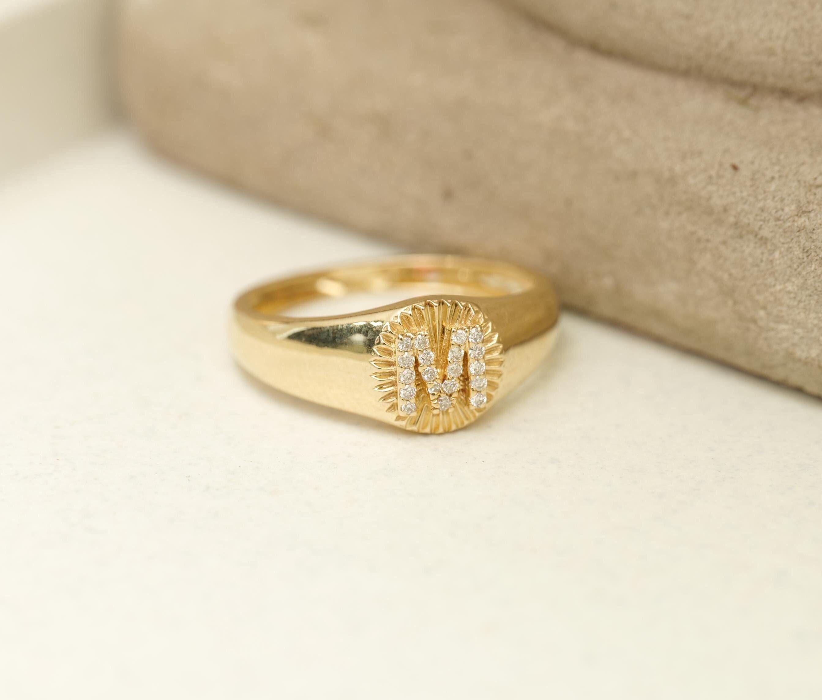 Personalized Medallion Initial Diamond Ring in 14k Solid Gold (Certified) For Sale 2