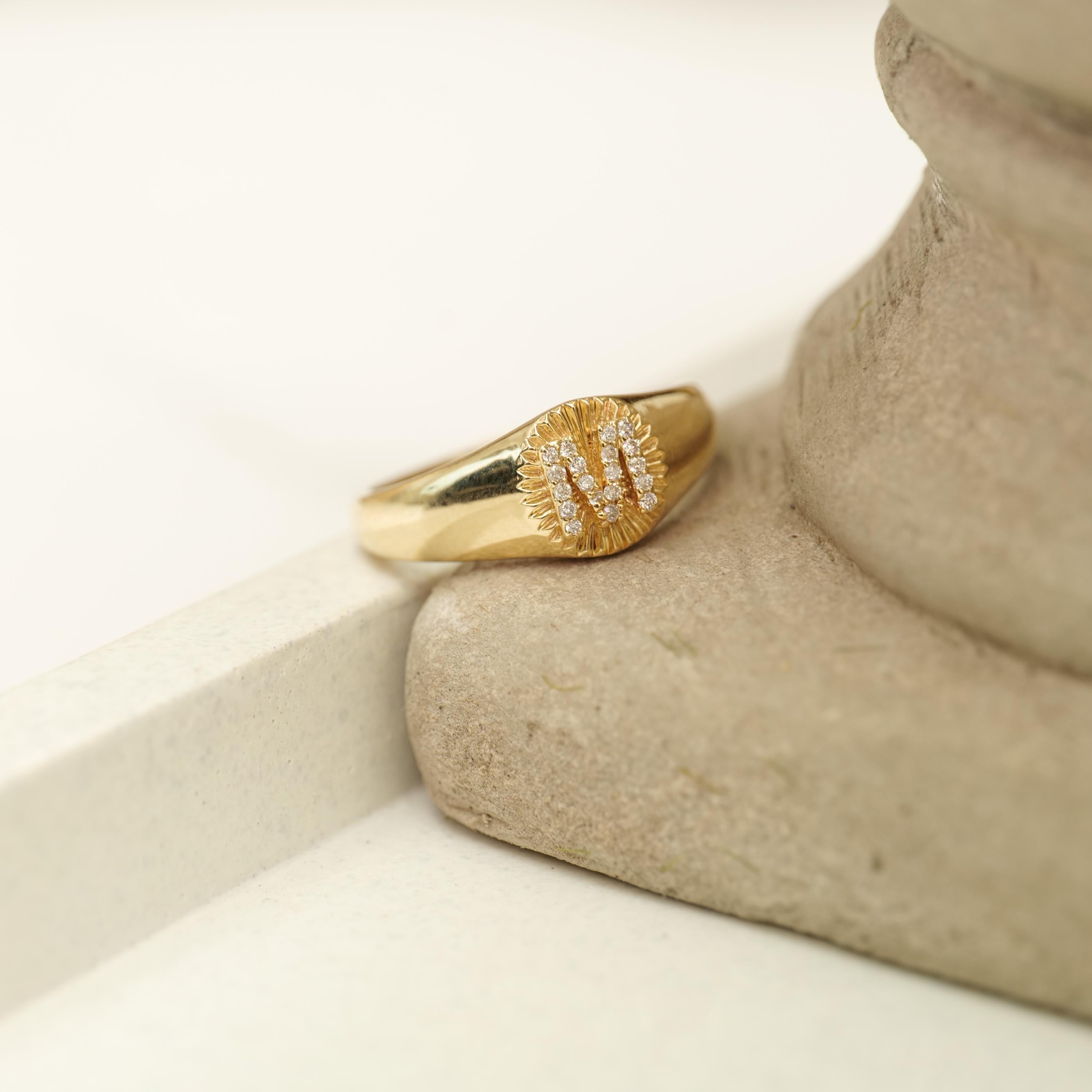 Personalized Medallion Initial Diamond Ring in 14k Solid Gold (Certified) For Sale 3