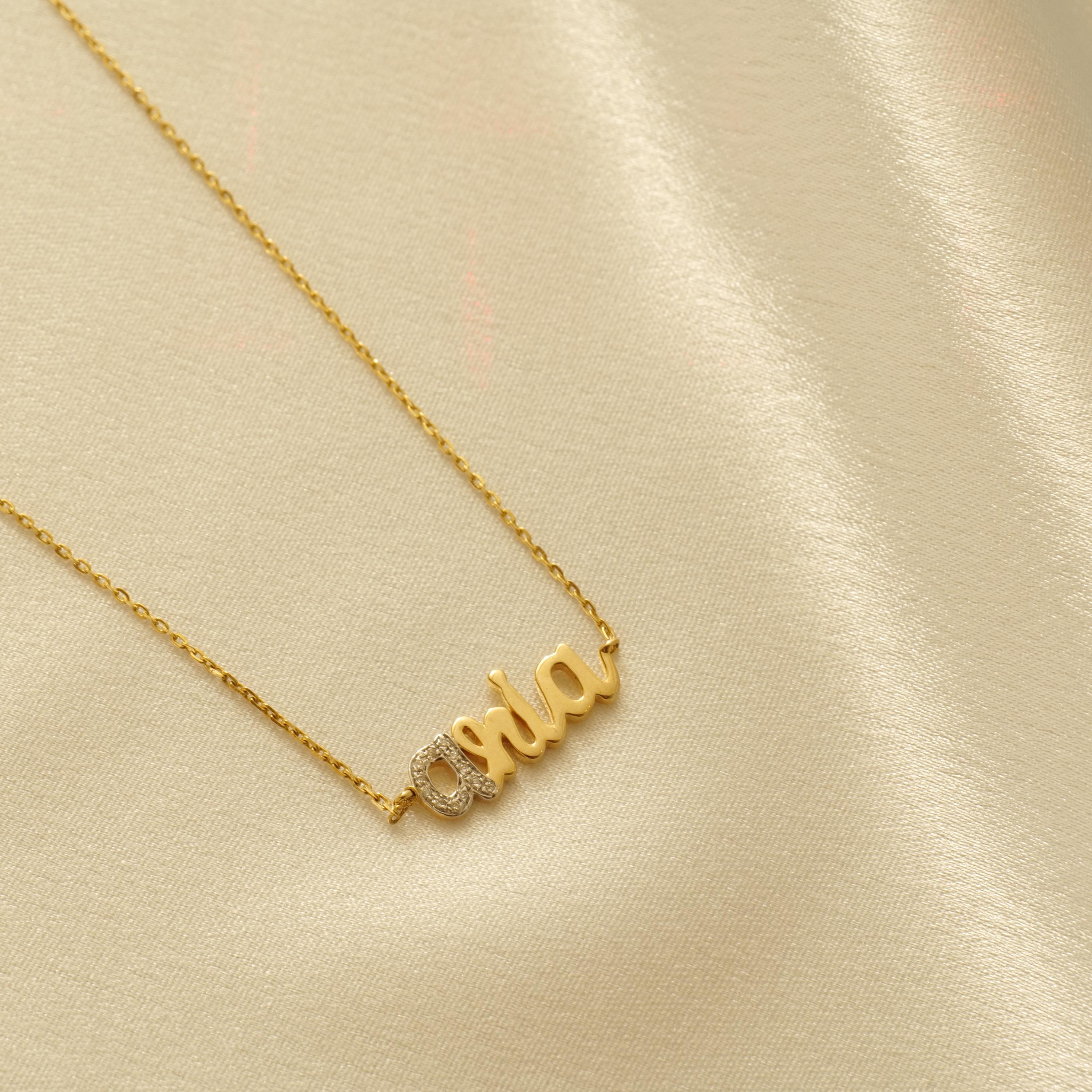 Round Cut Personalized Name Diamond Two Toned Necklace in 14k Solid Gold (Certified) For Sale