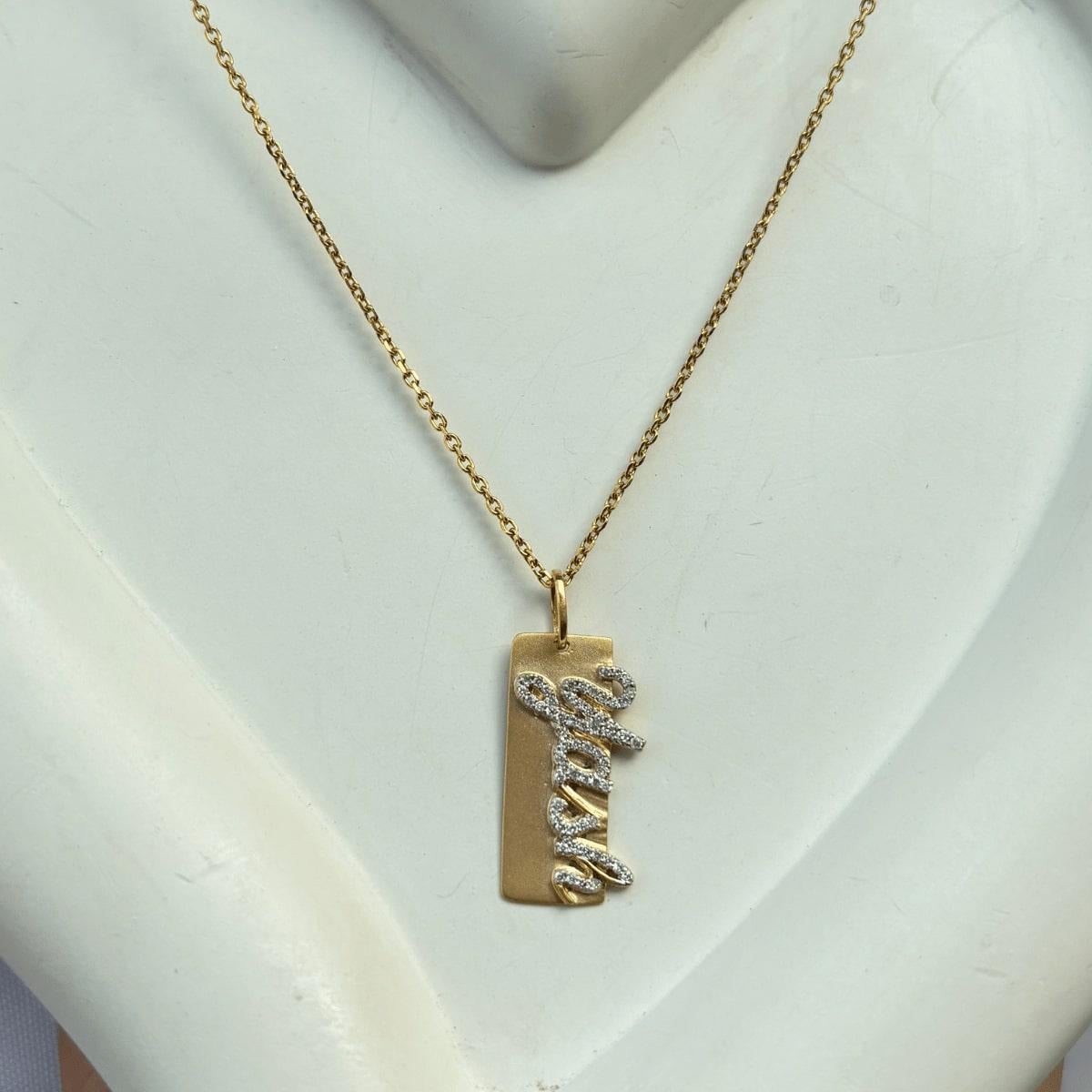 Collana con ciondolo con nome personalizzato in oro massiccio 14k (certificato) In condizioni Nuovo in vendita a New Delhi, DL