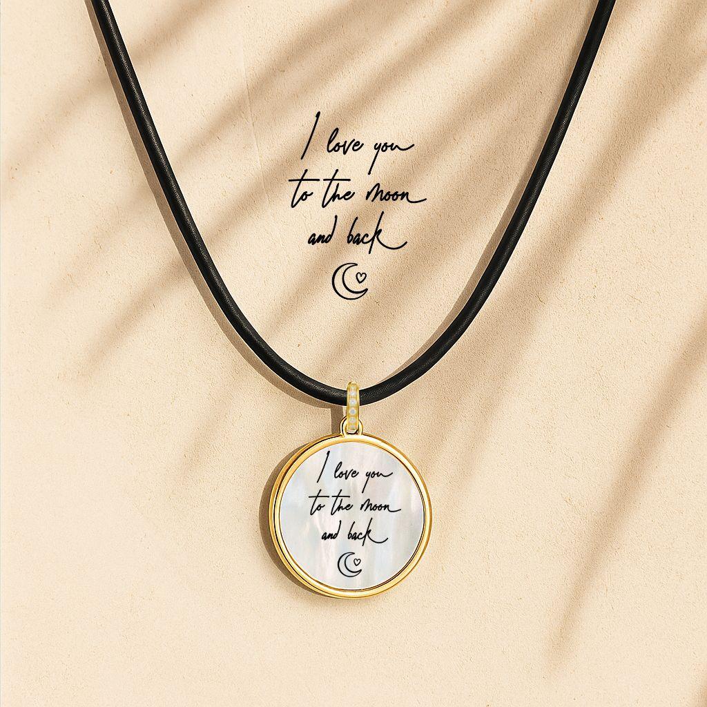 Pendentif collier avec citation personnalisée. Collier à message.
Pendentif portrait, collier pour femmes, argent 925, nacre ciselée.

Pendentif personnalisé avec photo, image ou message !

Vous nous envoyez une image ou un message que vous