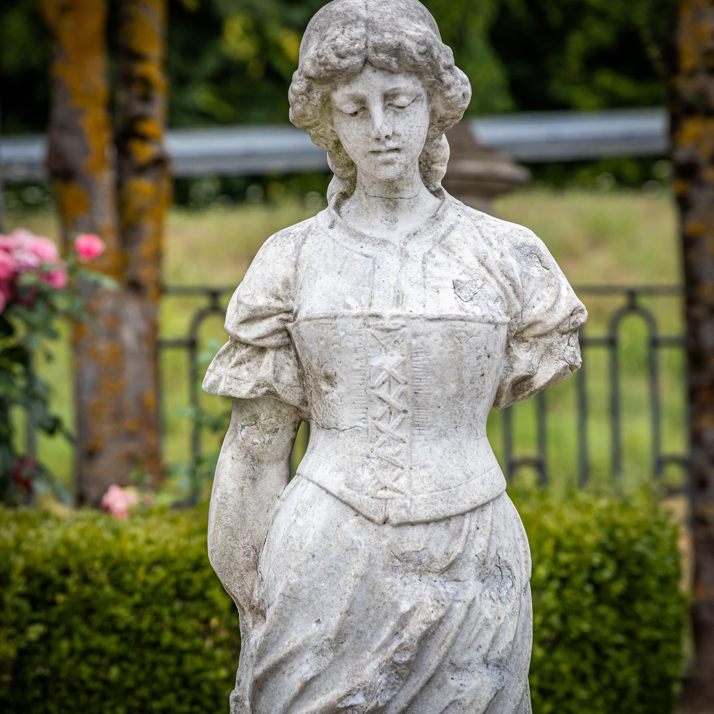 Marmo Personificazione delle Four Seasons - Autunno, probabilmente Francia, XIX secolo in vendita