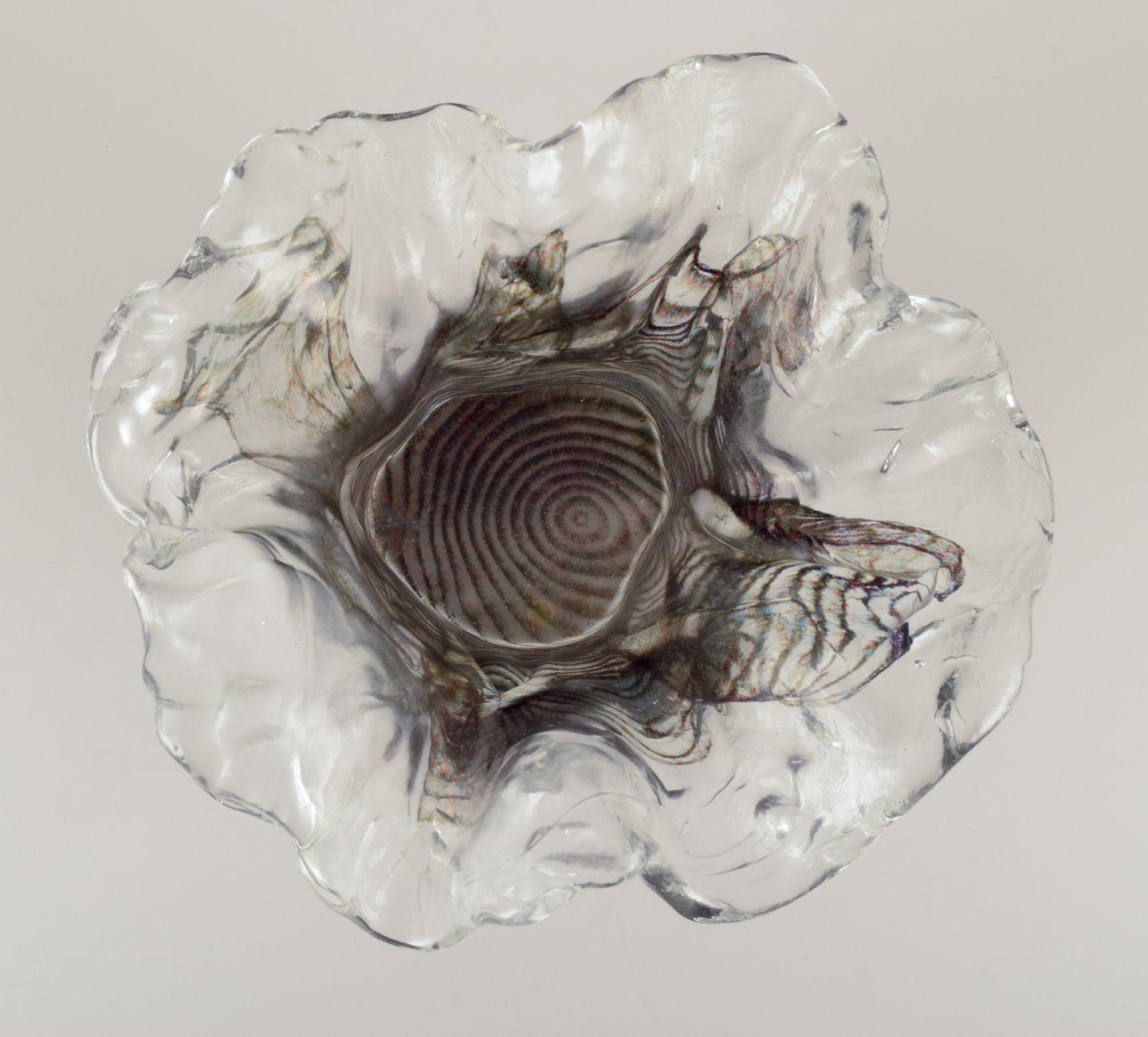 Finlandais Pertti Santalahti pour Humppila. Grand vase en verre d'art. Forme organique. en vente