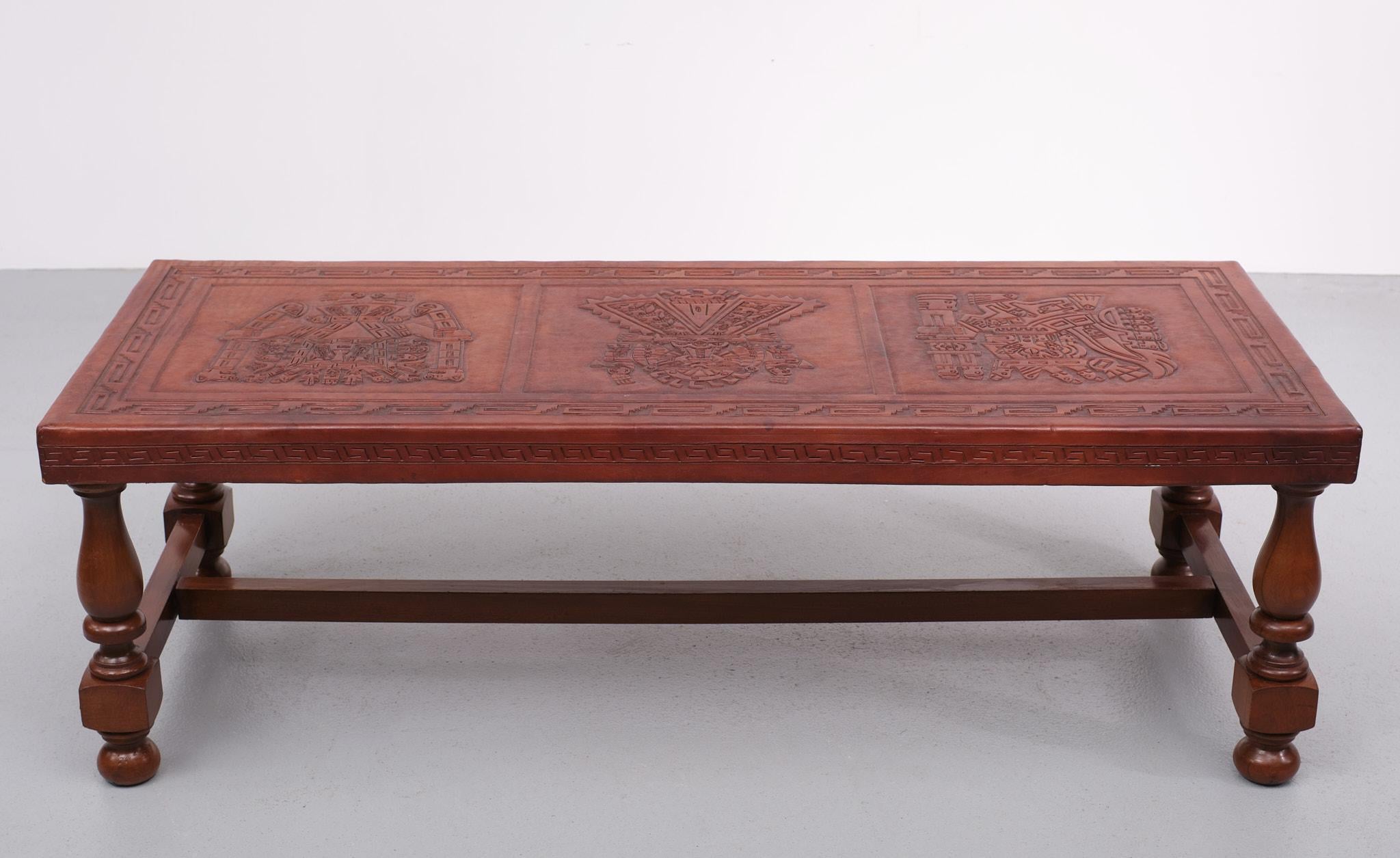 Pre-Columbian Peru embossed Leather coffee table 1960s Angel Pazmino Voor Muebles De Estilo For Sale