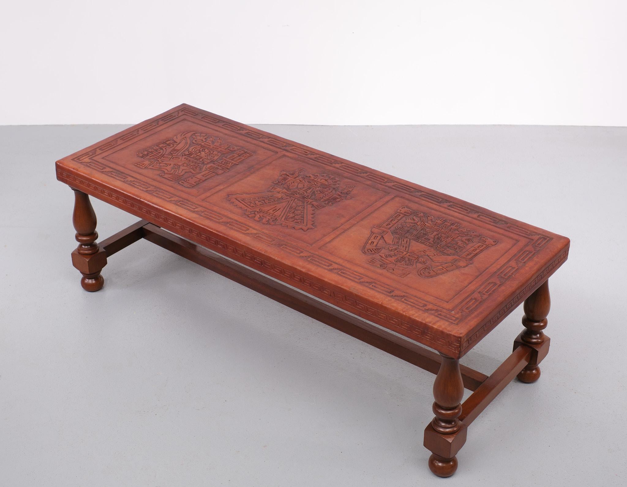 Pre-Columbian Peru embossed Leather coffee table 1960s Angel Pazmino Voor Muebles De Estilo For Sale