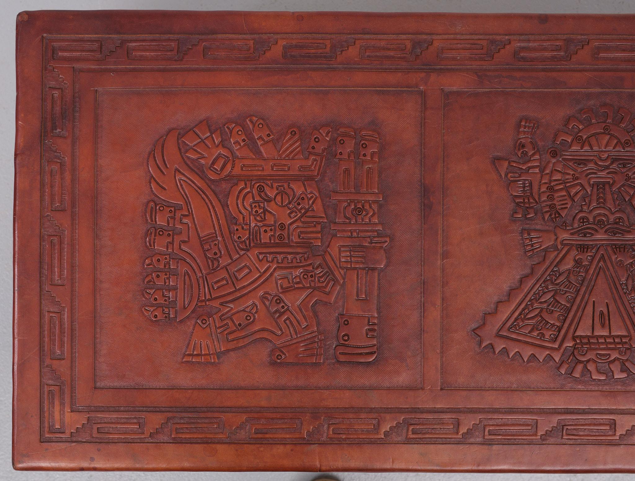 Peru embossed Leather coffee table 1960s Angel Pazmino Voor Muebles De Estilo For Sale 3
