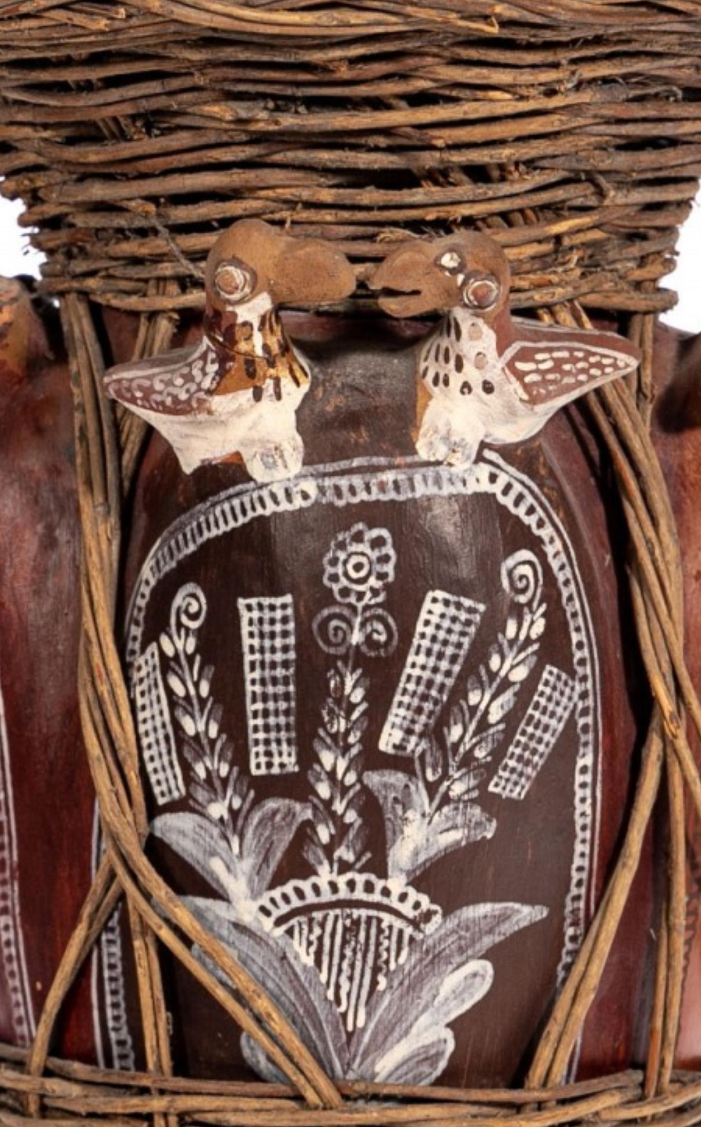 Peru Volkskunst Keramik Ton Korbweide Zoomorpher Vogel Quinua Ernte Vase Skulptur im Angebot 1