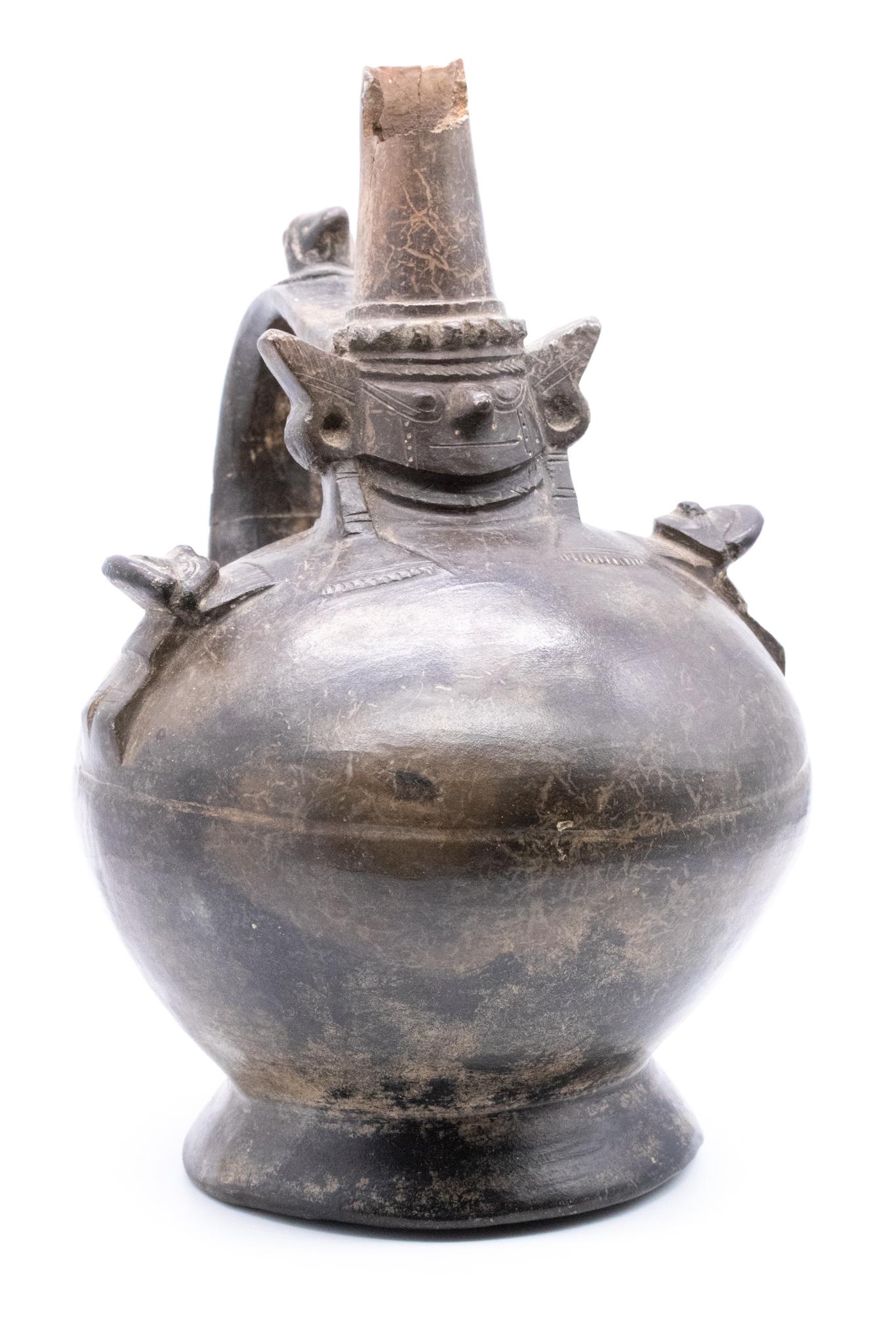 Peru Inca 1200 AD Lambayeque Pre-Columbian Blackware Ceramic Vase with Warrior For Sale 2