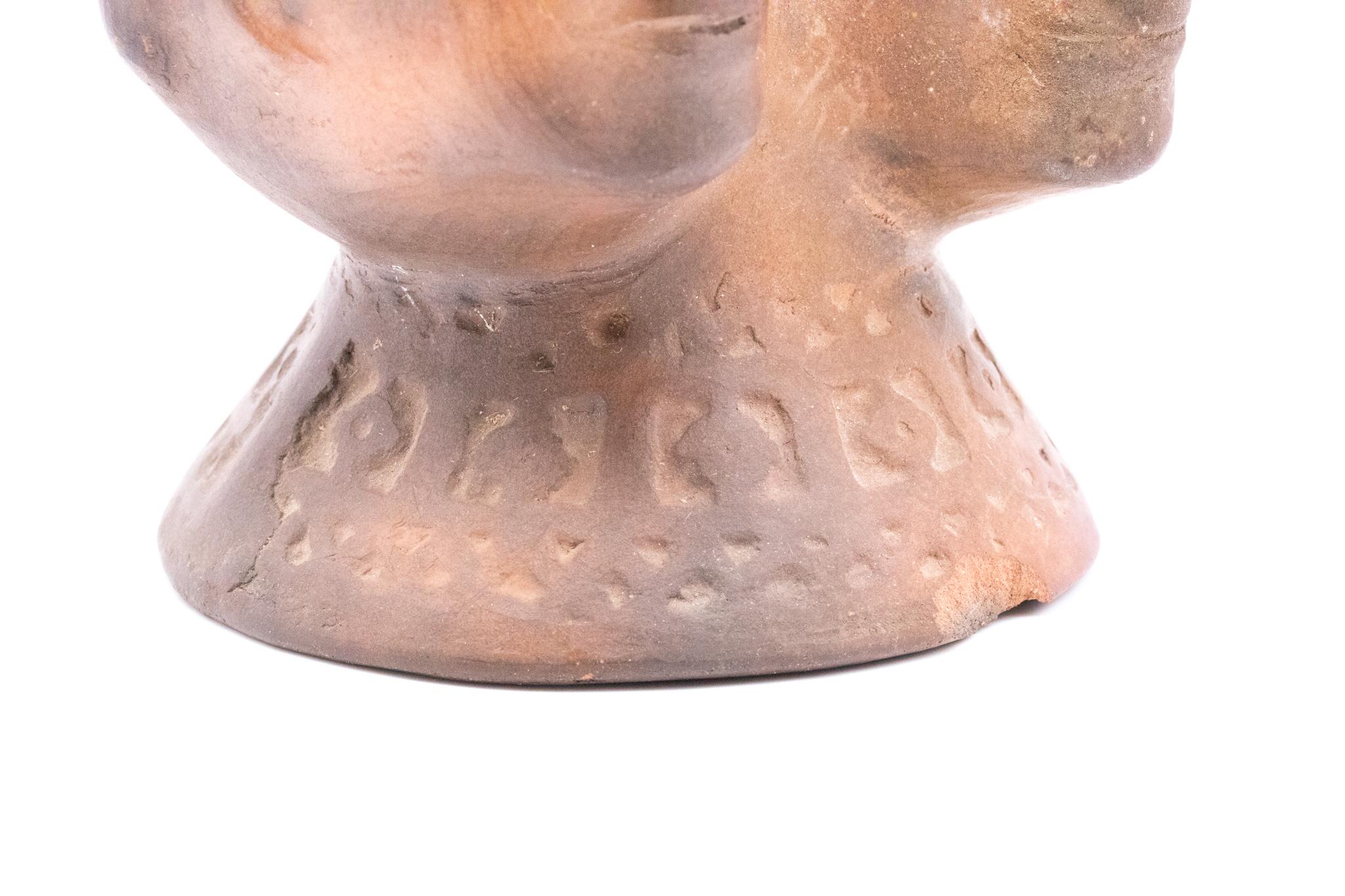 Peruvian Peru Pre-Inca 1270 AD Chimor Pre Columbian Double Face Vessel In Earthware For Sale