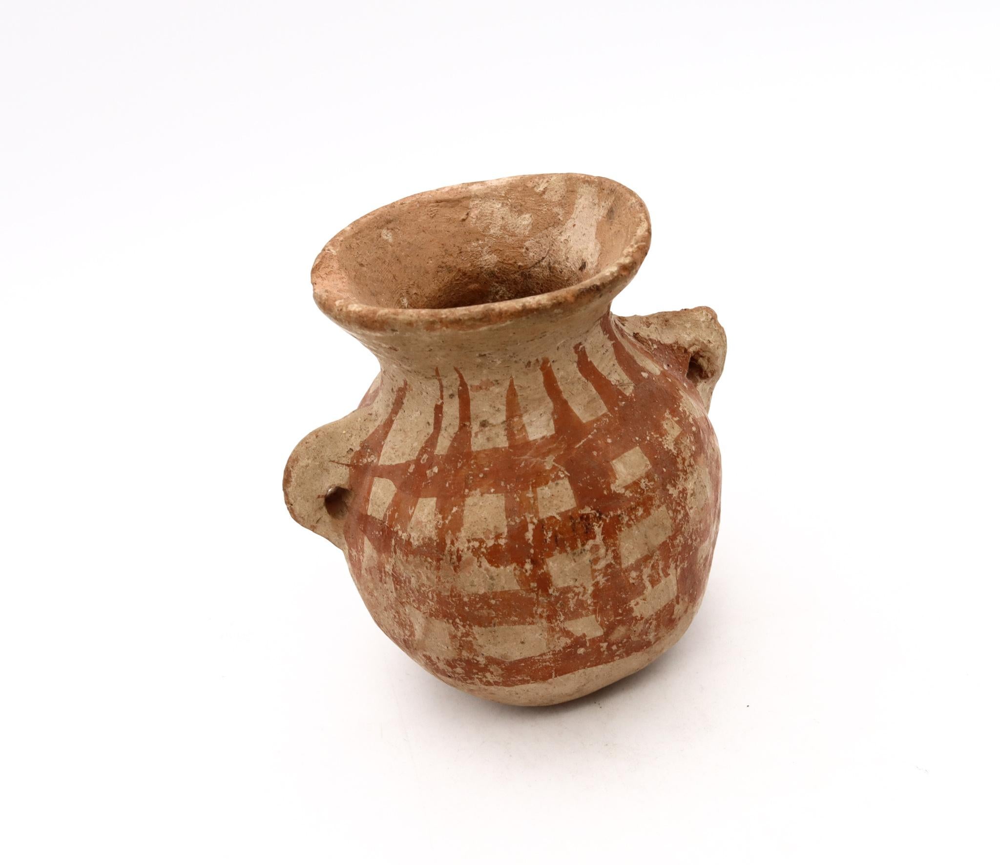 Hand-Crafted Peru Pre-Inca 900 / 1470 AD Chimu Pre Columbian Vessel In Earthenware Pottery For Sale